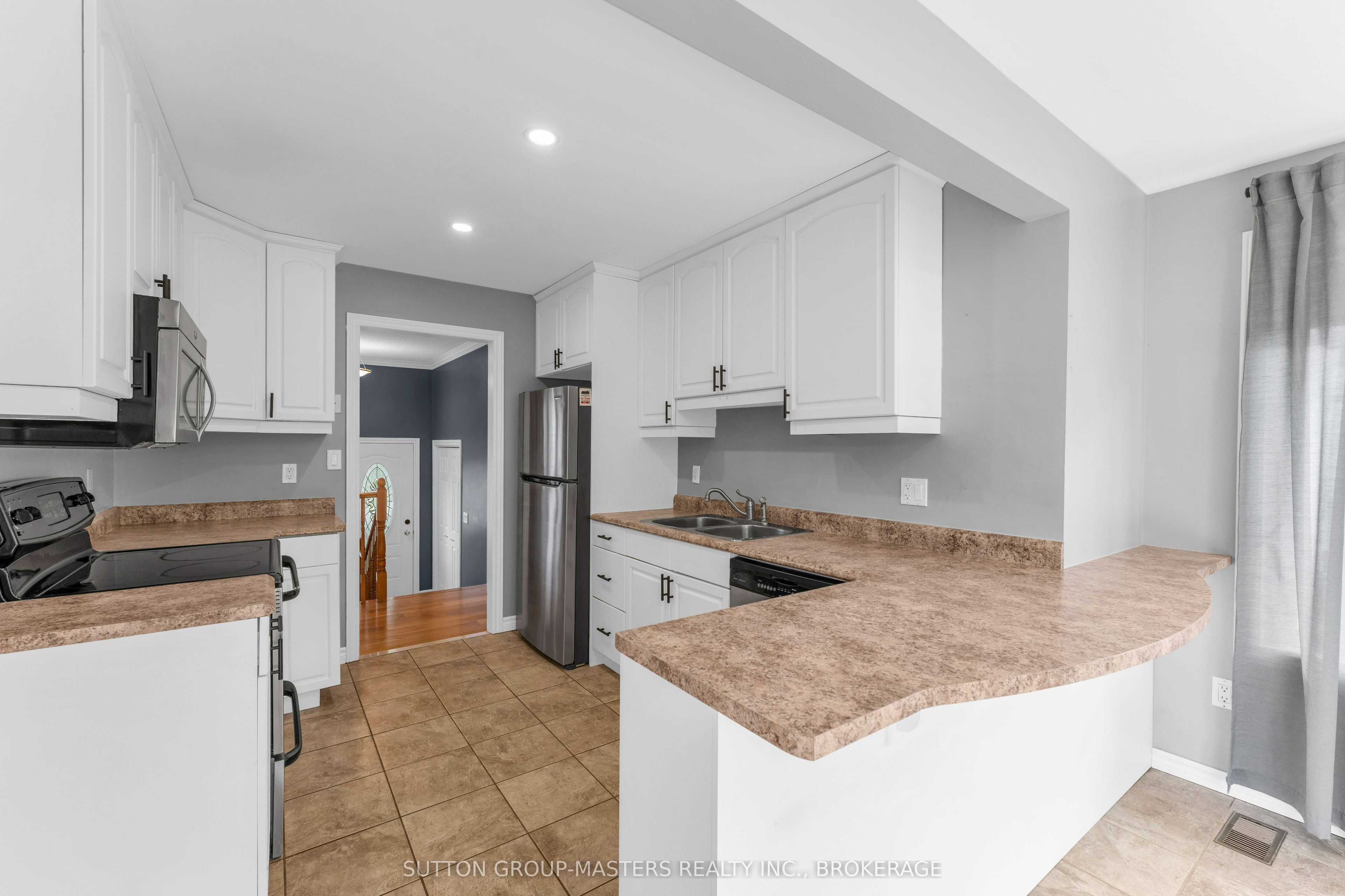 863 Pembridge Crescent Property Photo 15