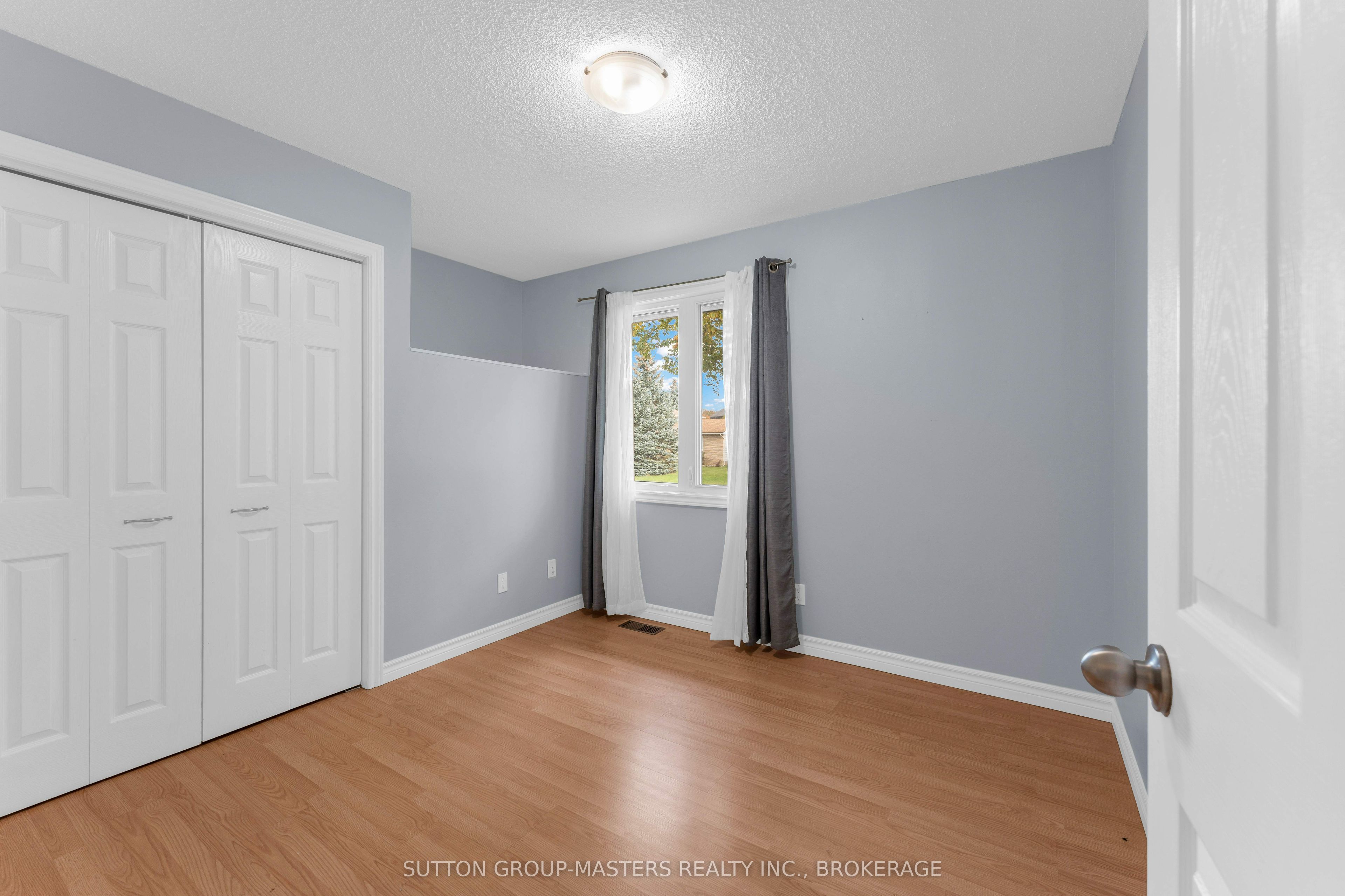 863 Pembridge Crescent Property Photo 25