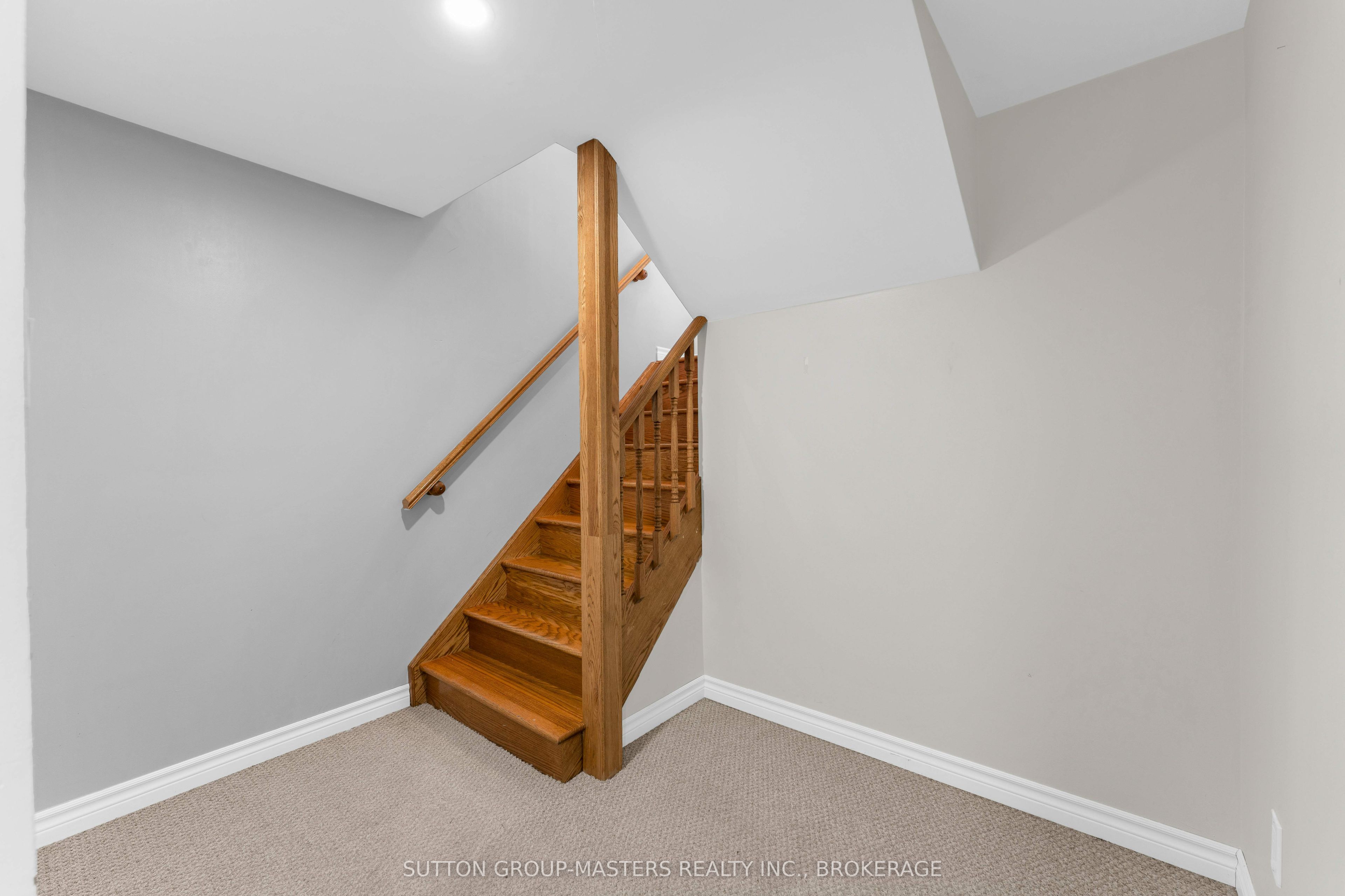 863 Pembridge Crescent Property Photo 29