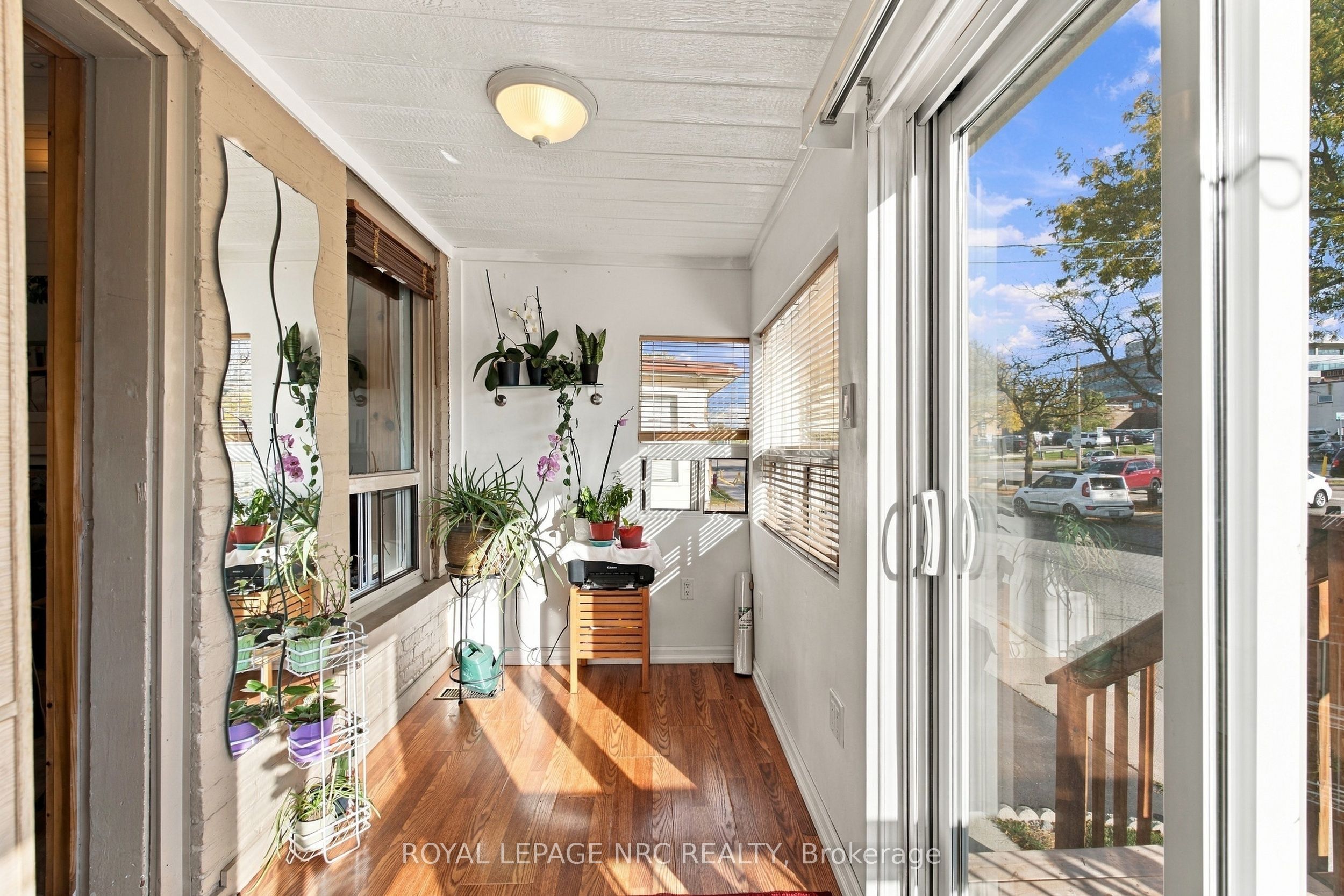 4455 Park Street E Property Photo 5