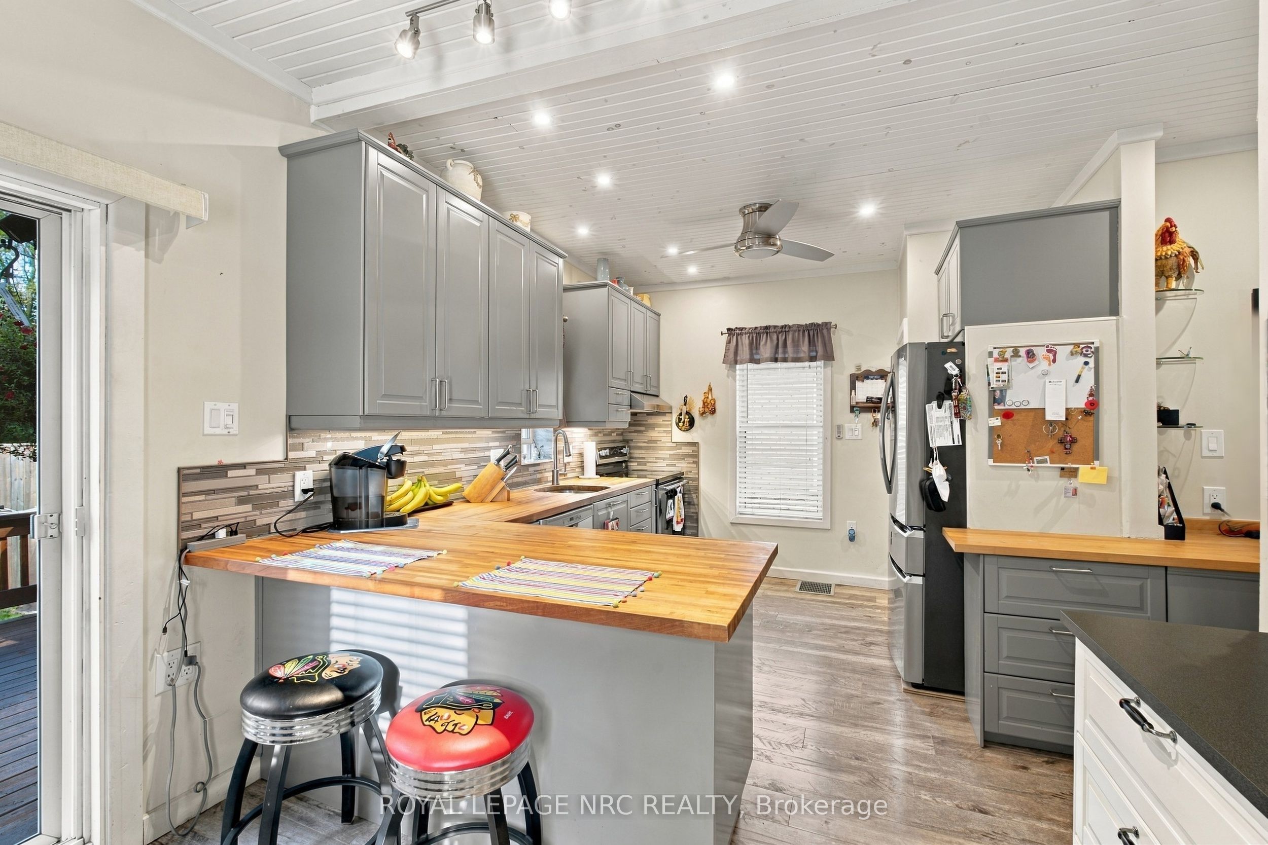 4455 Park Street E Property Photo 9