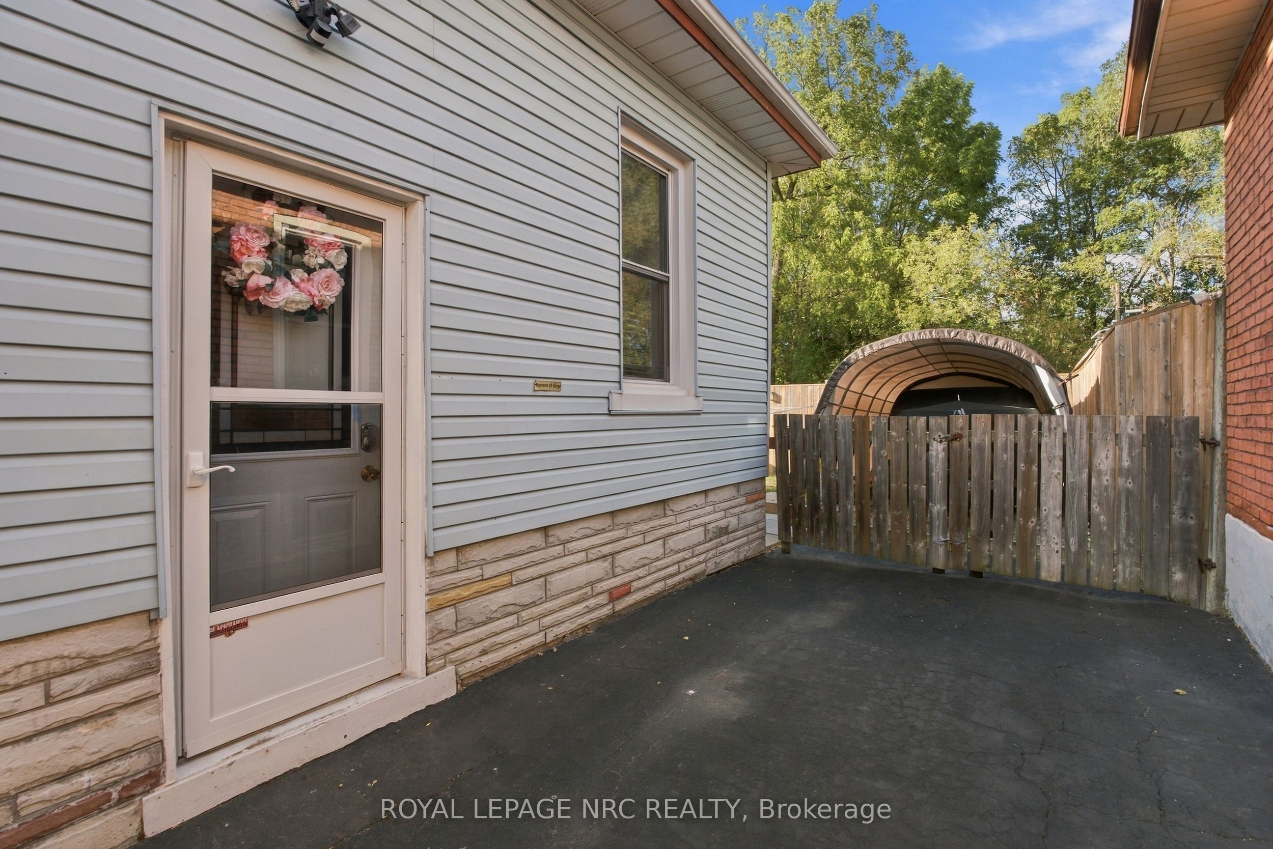 4455 Park Street E Property Photo 19