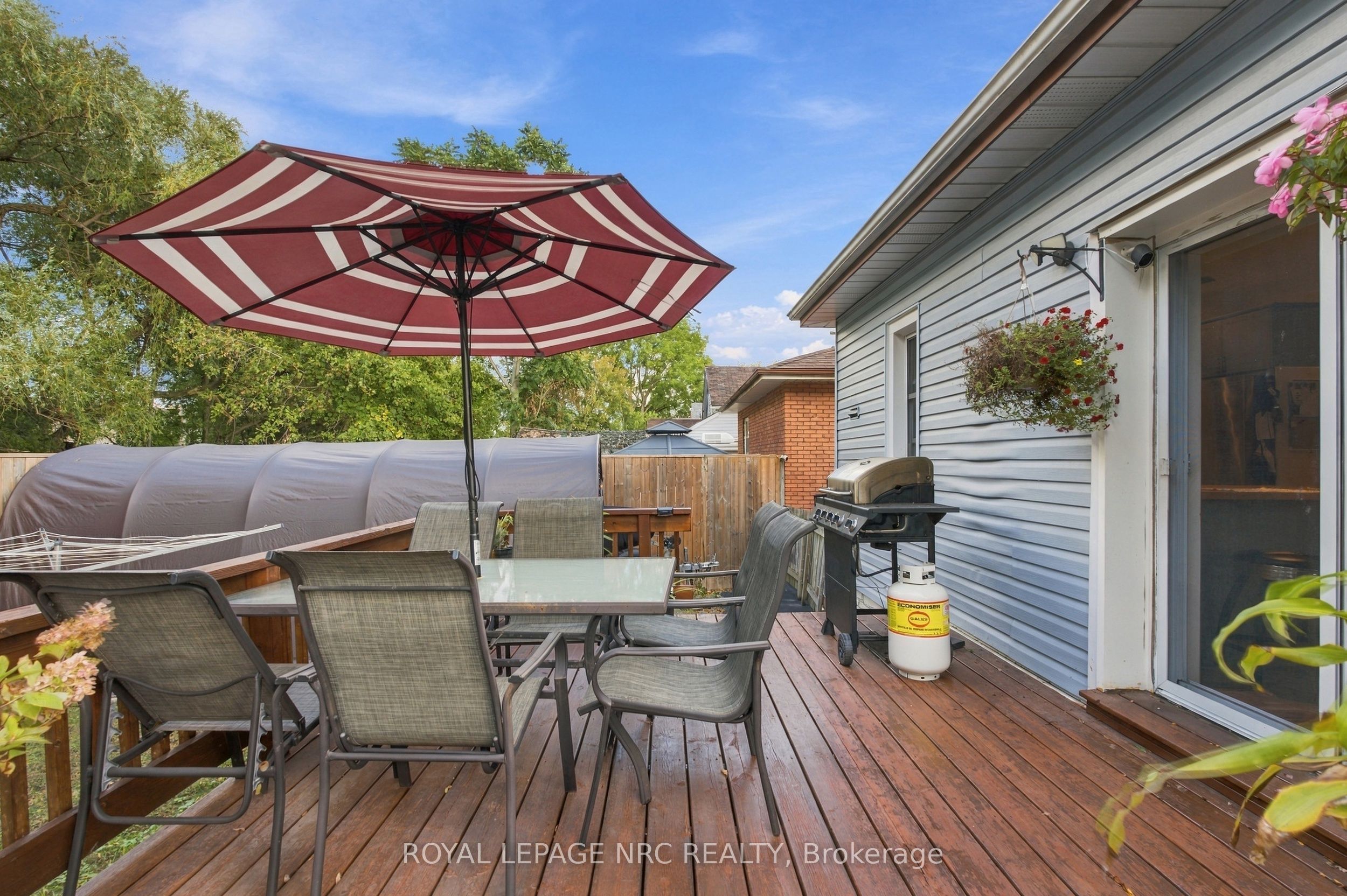 4455 Park Street E Property Photo 28