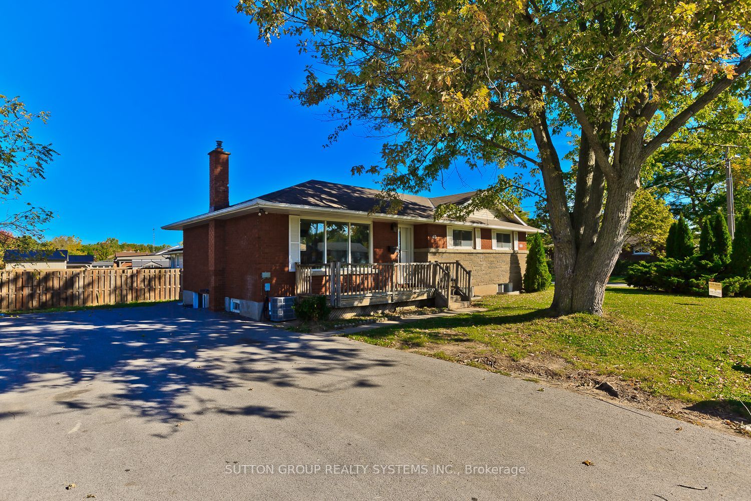 40 Jacobson Avenue Property Photo 2