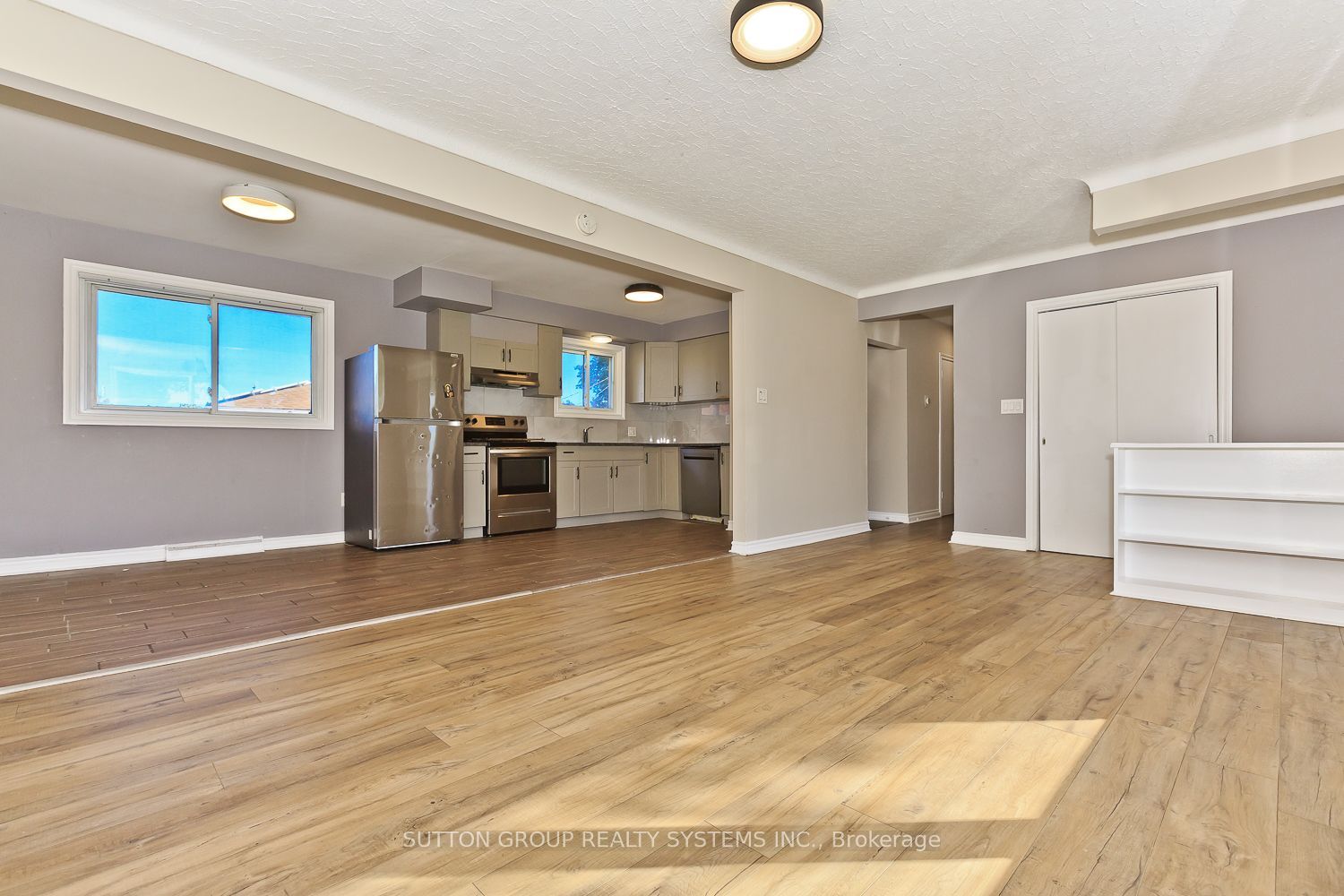 40 Jacobson Avenue Property Photo 5