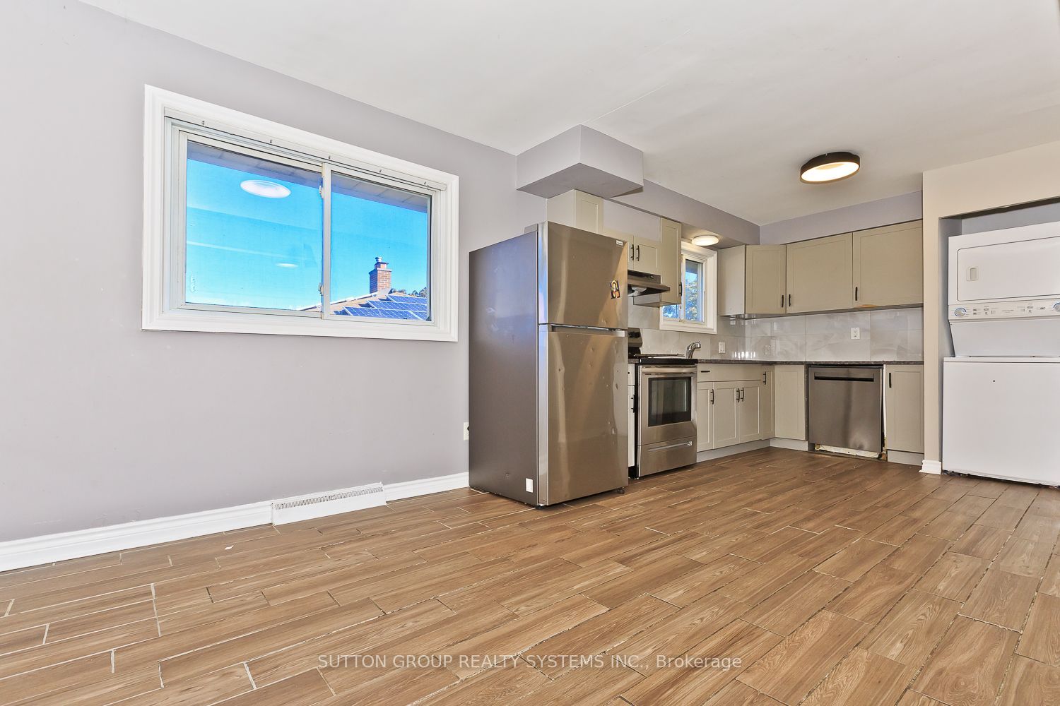 40 Jacobson Avenue Property Photo 6