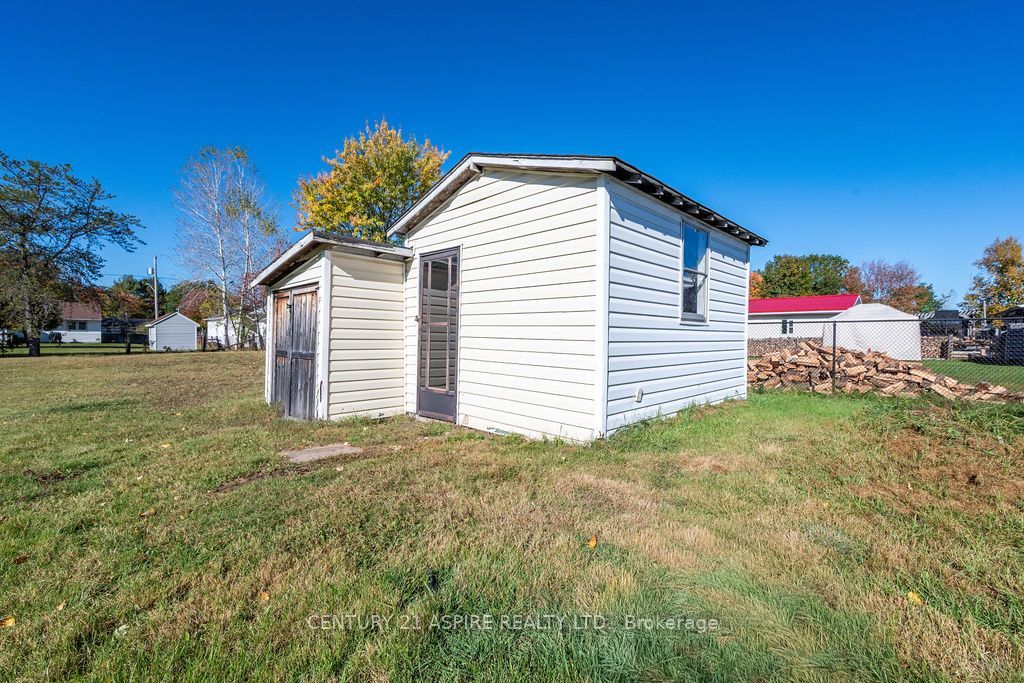 7 William Street Property Photo 40
