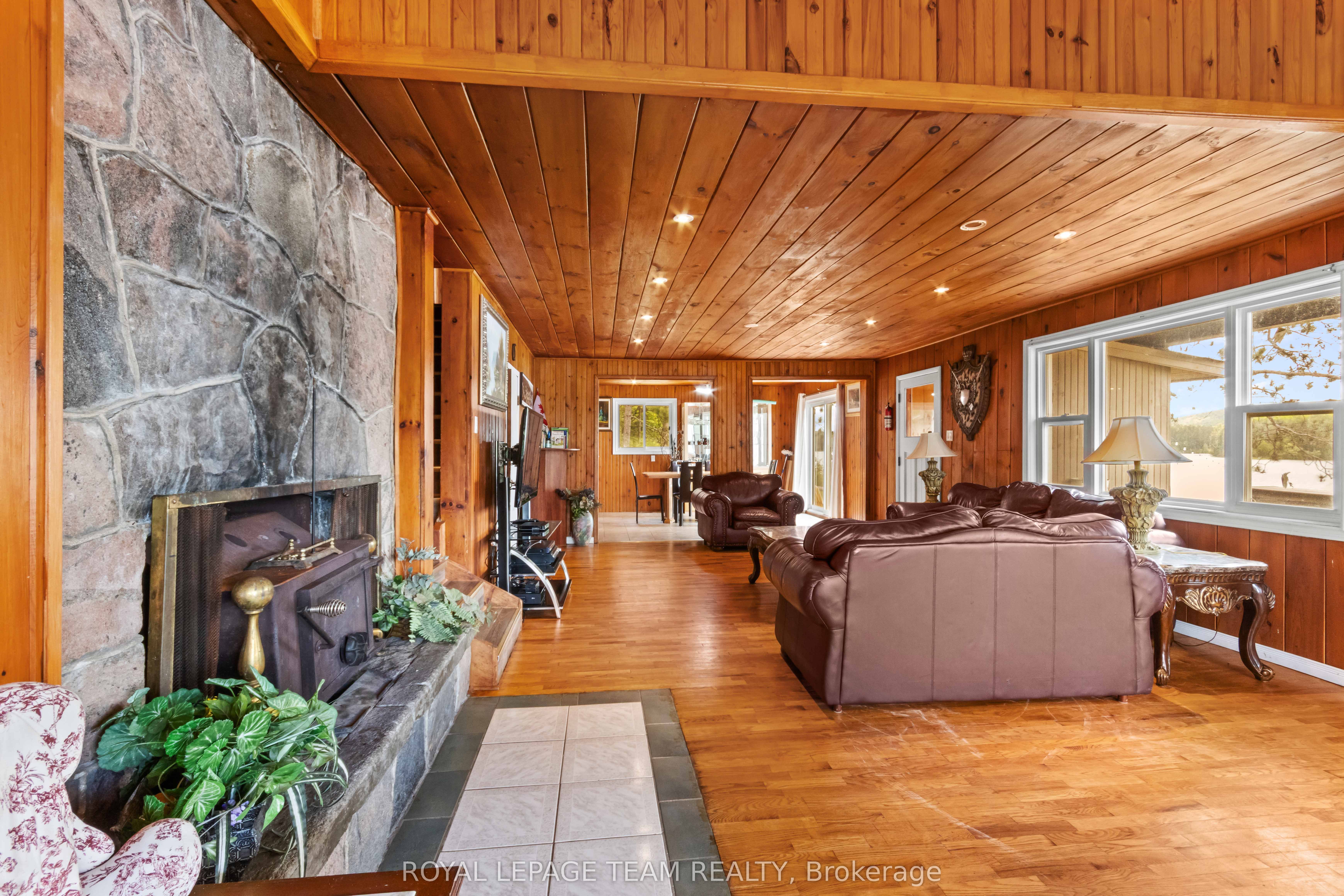 682 Long Lake Road Property Photo 12