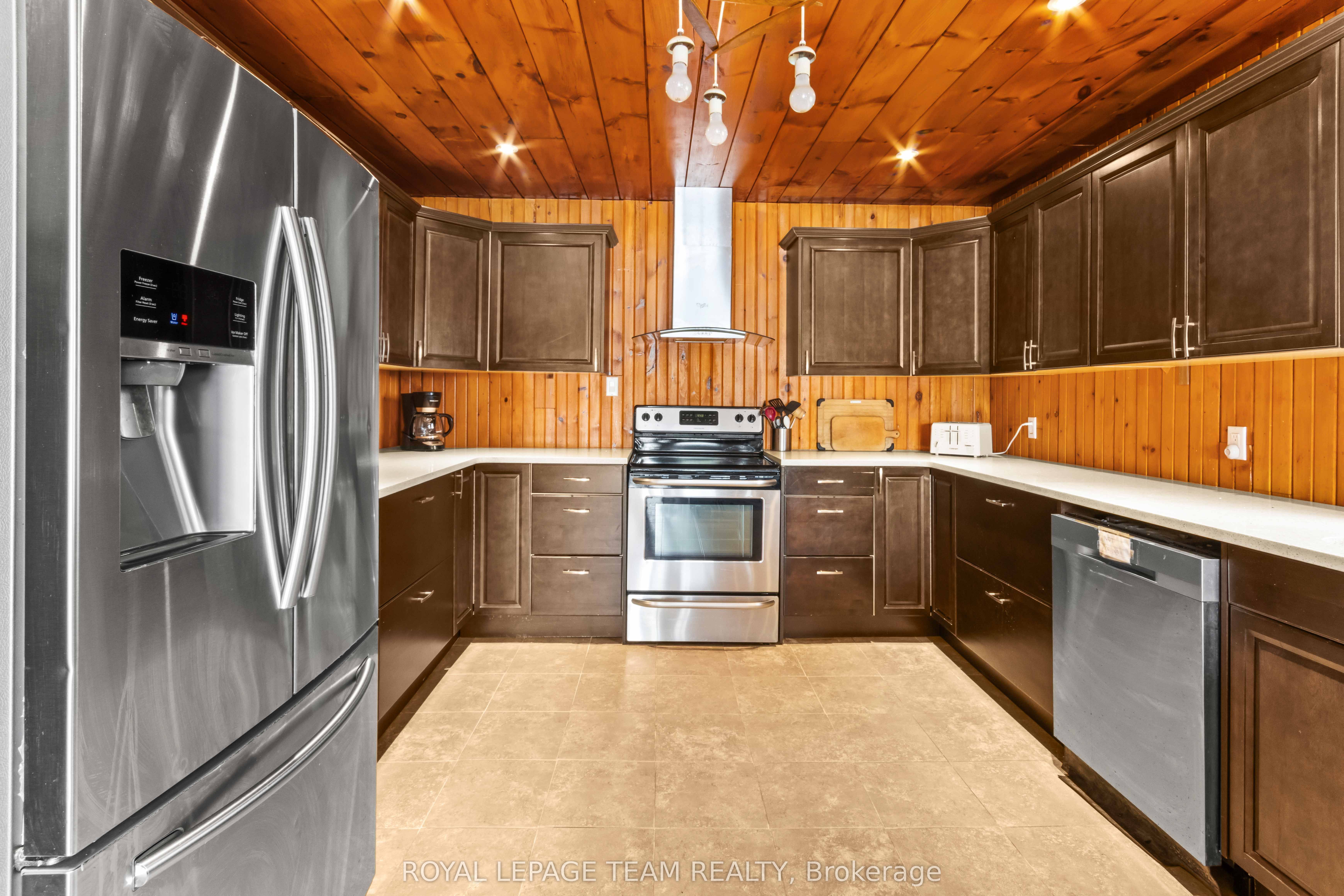 682 Long Lake Road Property Photo 22