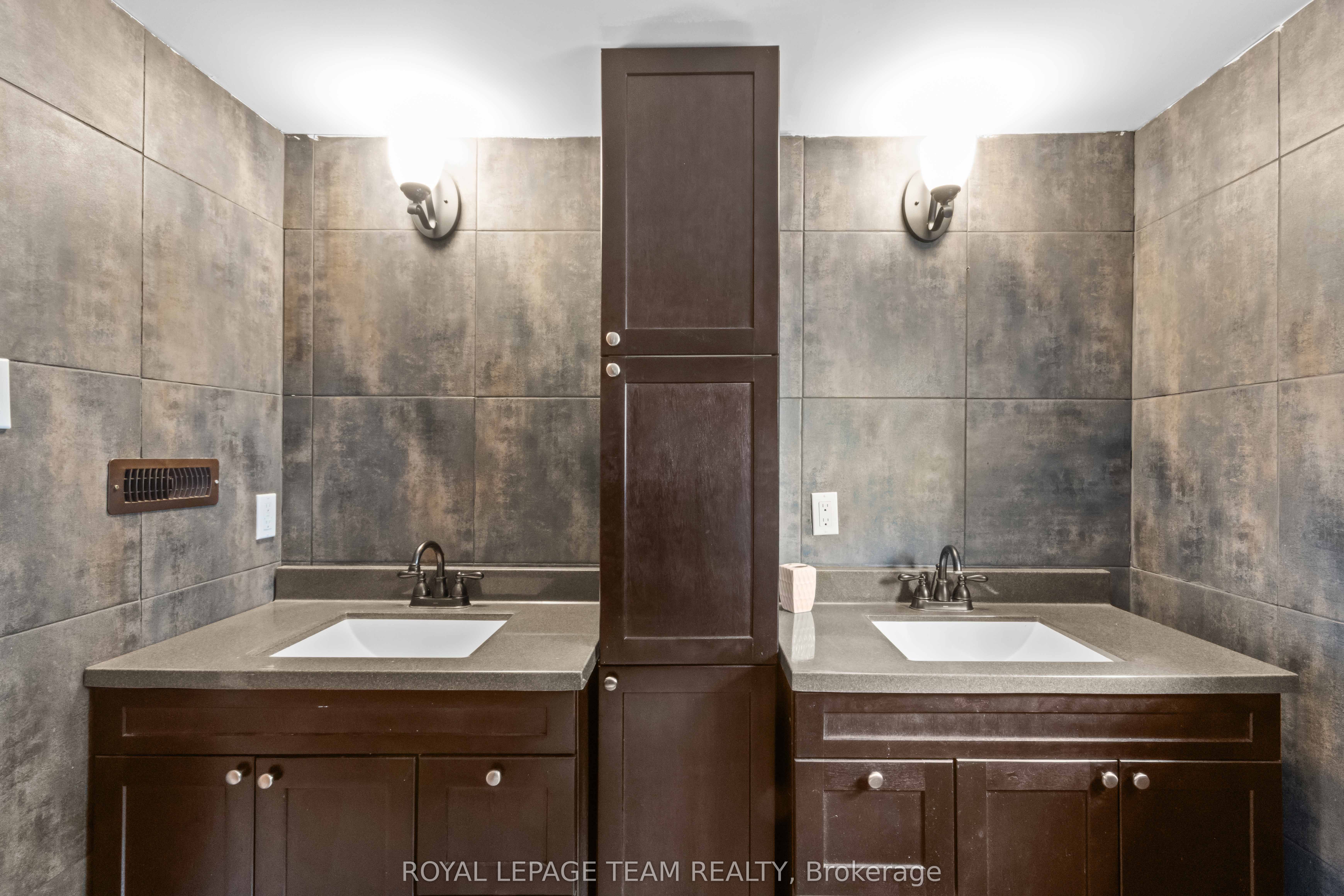 682 Long Lake Road Property Photo 32