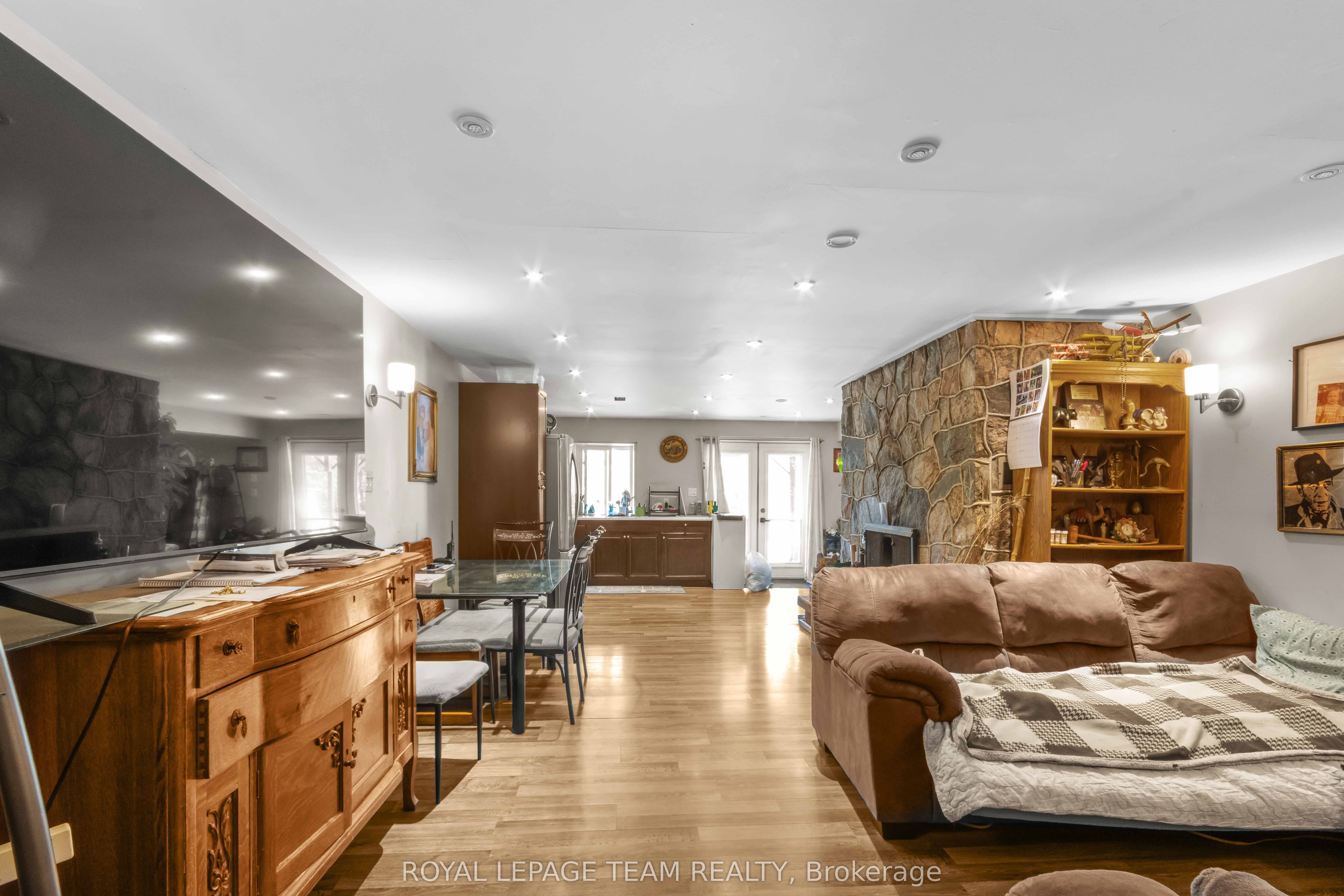 682 Long Lake Road Property Photo 34