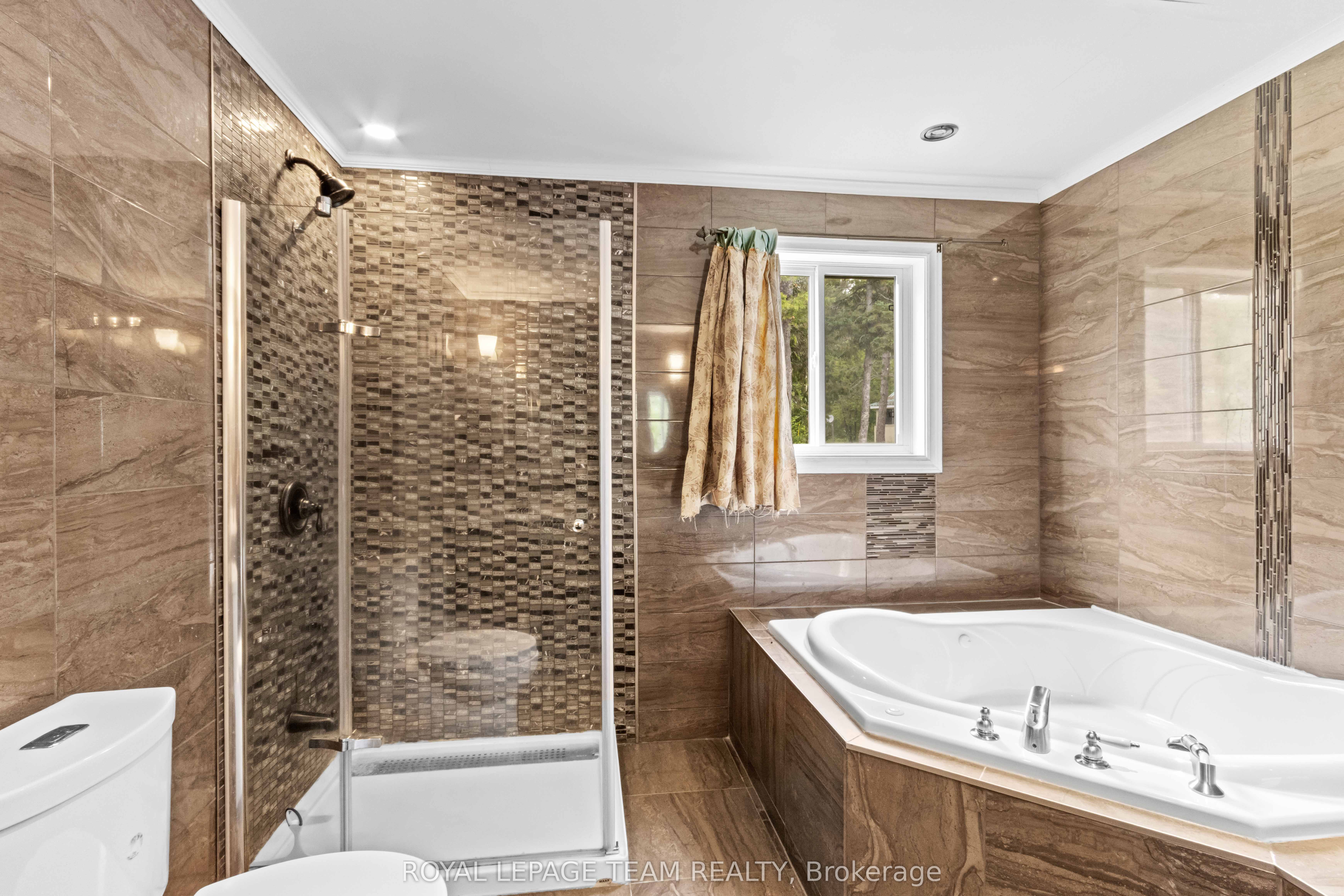 682 Long Lake Road Property Photo 35