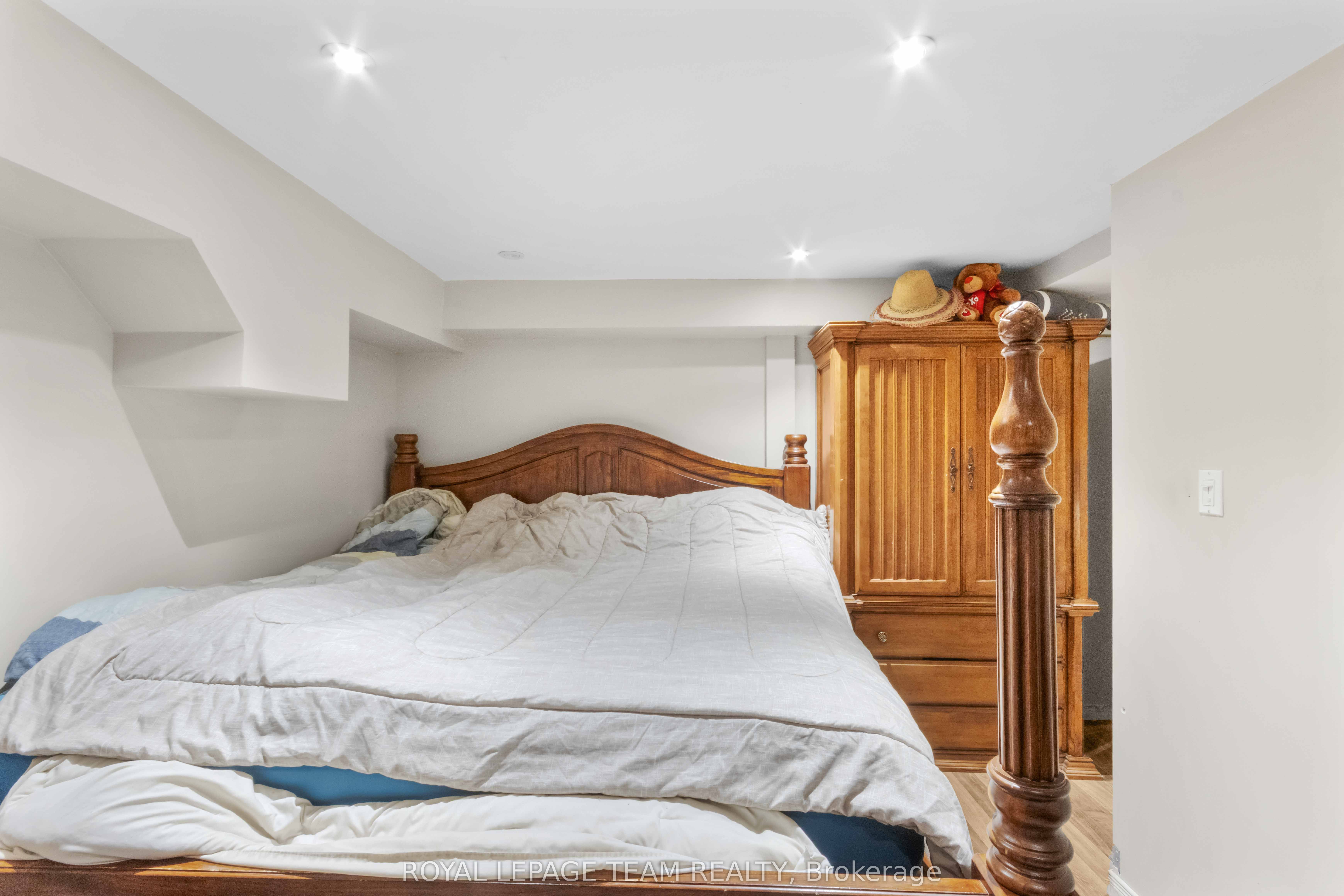 682 Long Lake Road Property Photo 37