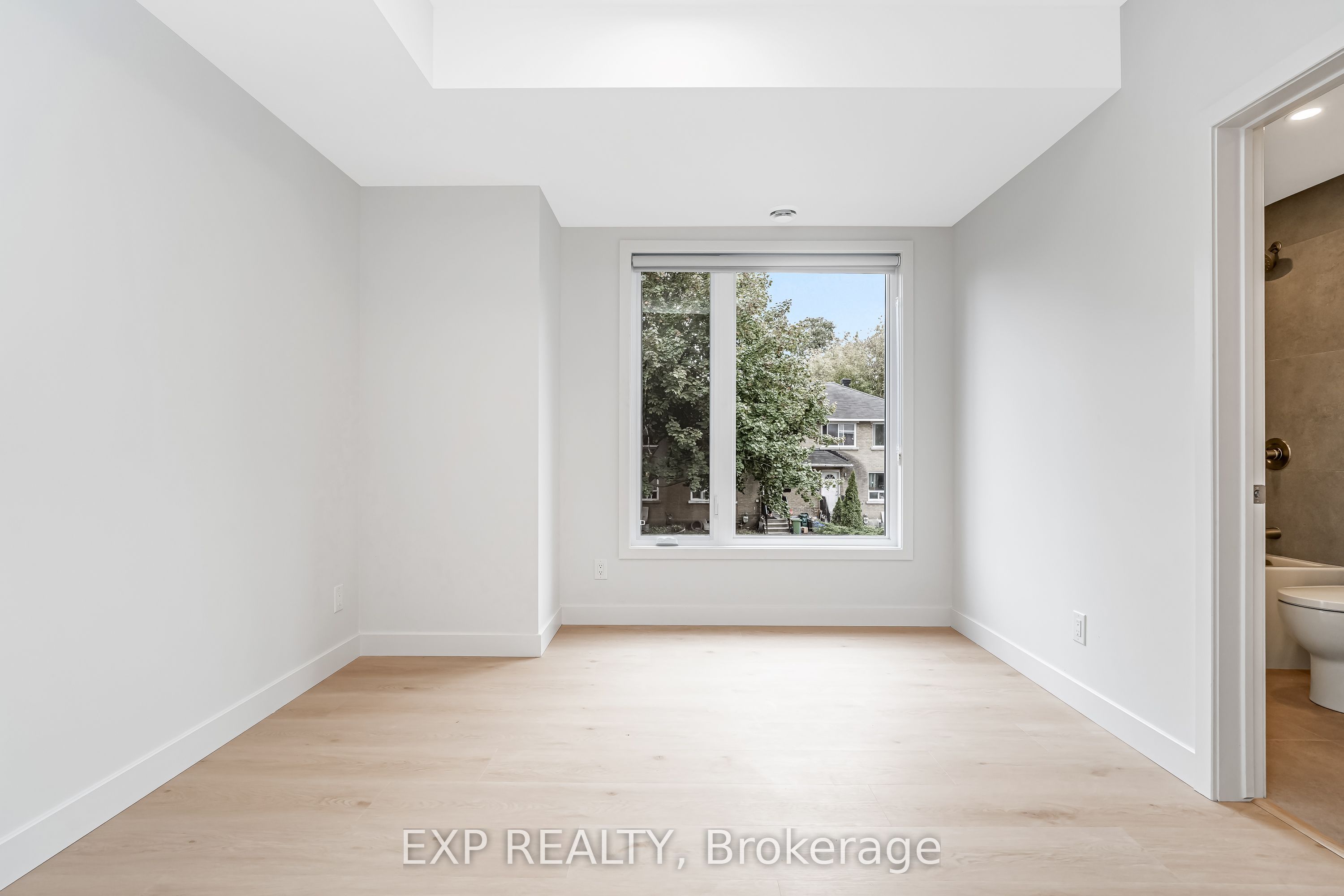 1267 Summerville Avenue 5 Property Photo 12