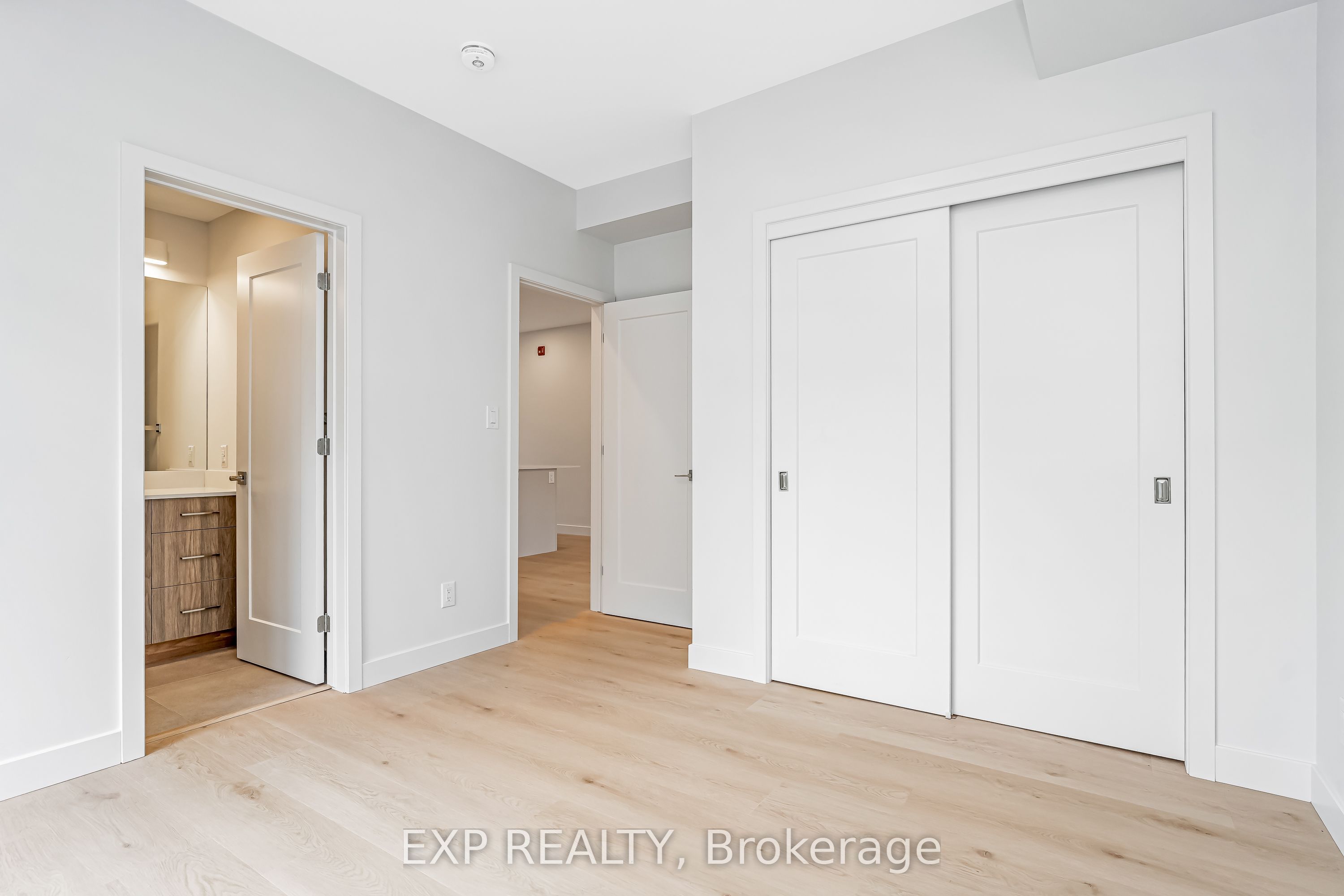 1267 Summerville Avenue 5 Property Photo 14