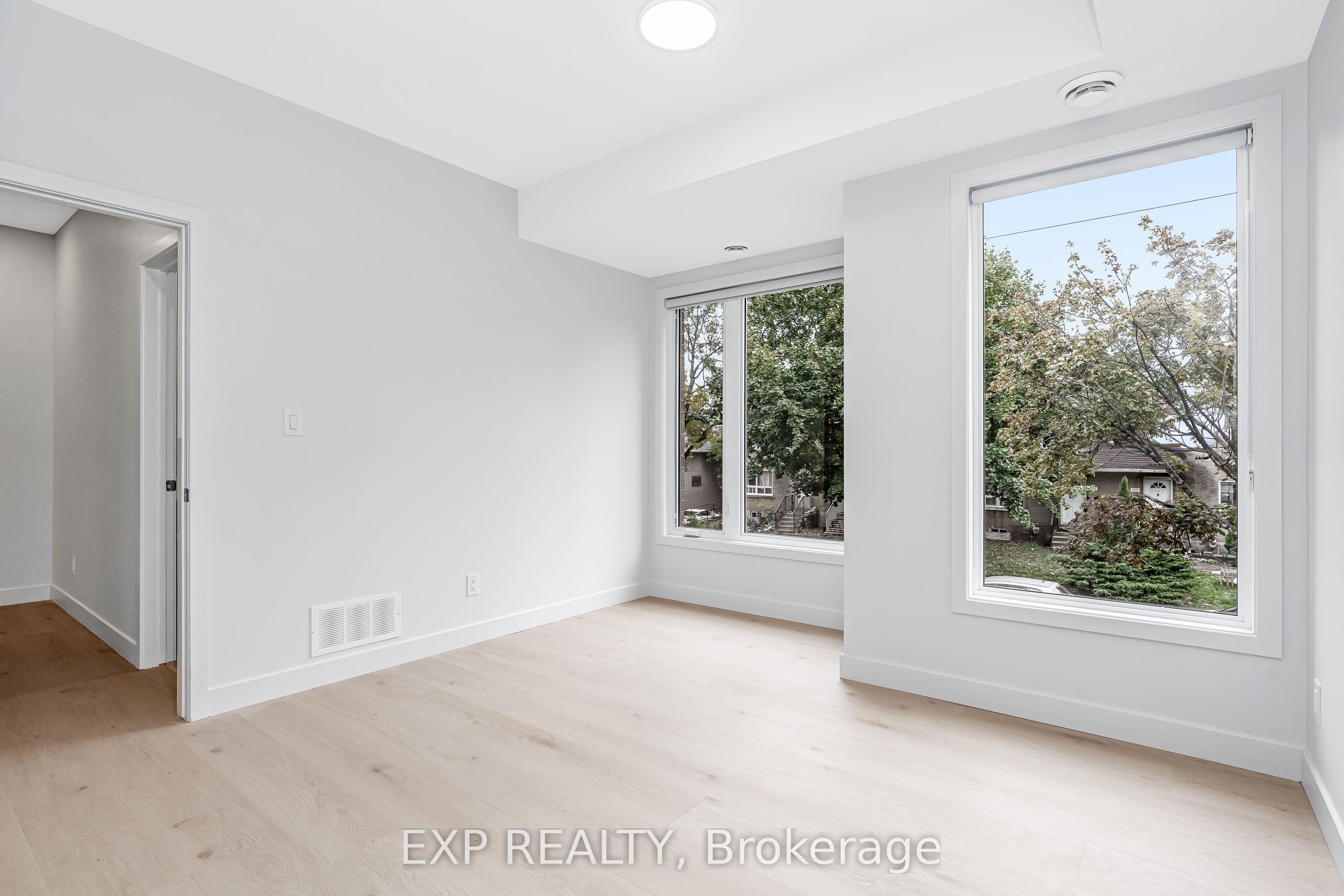 1267 Summerville Avenue 5 Property Photo 16