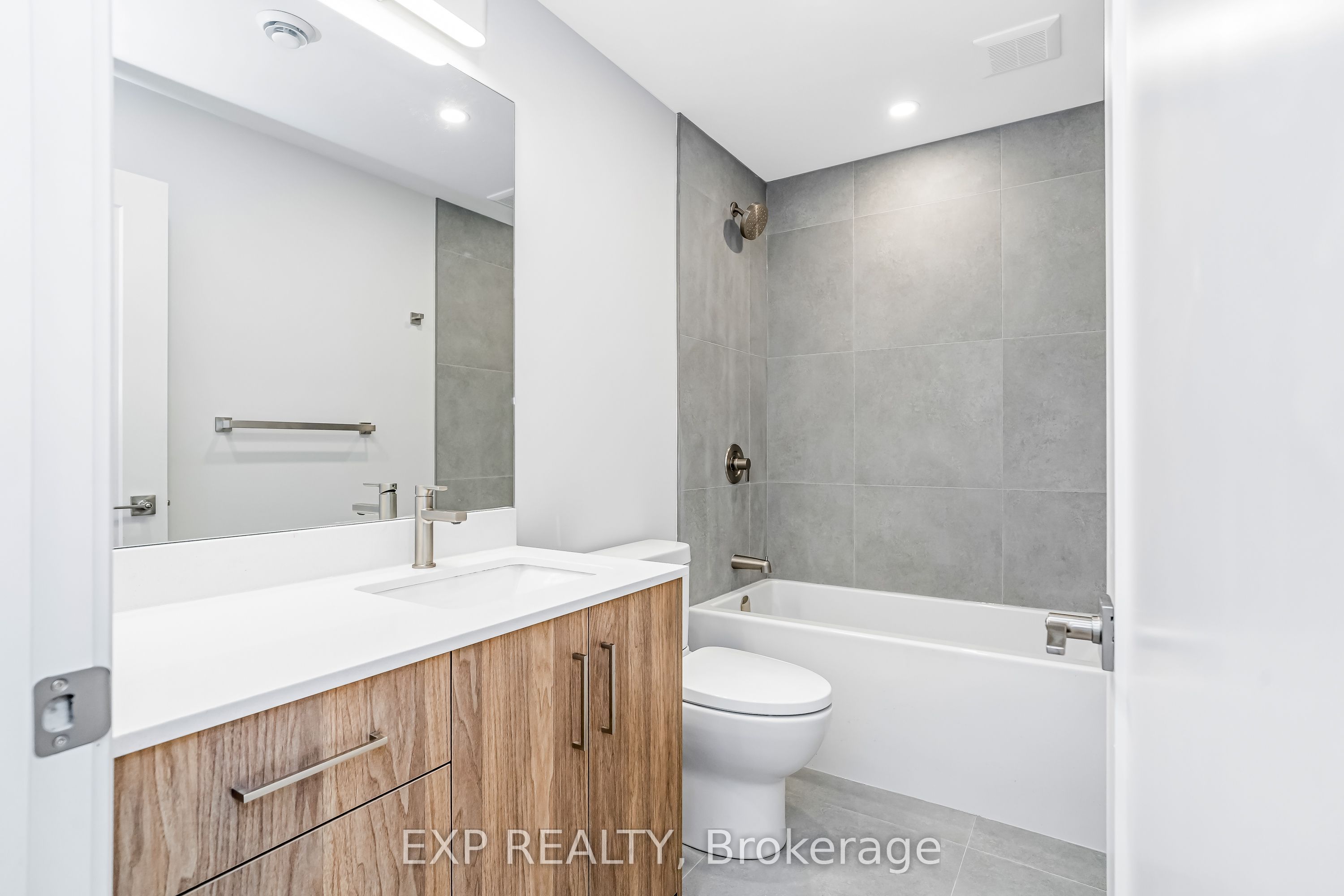 1267 Summerville Avenue 5 Property Photo 18