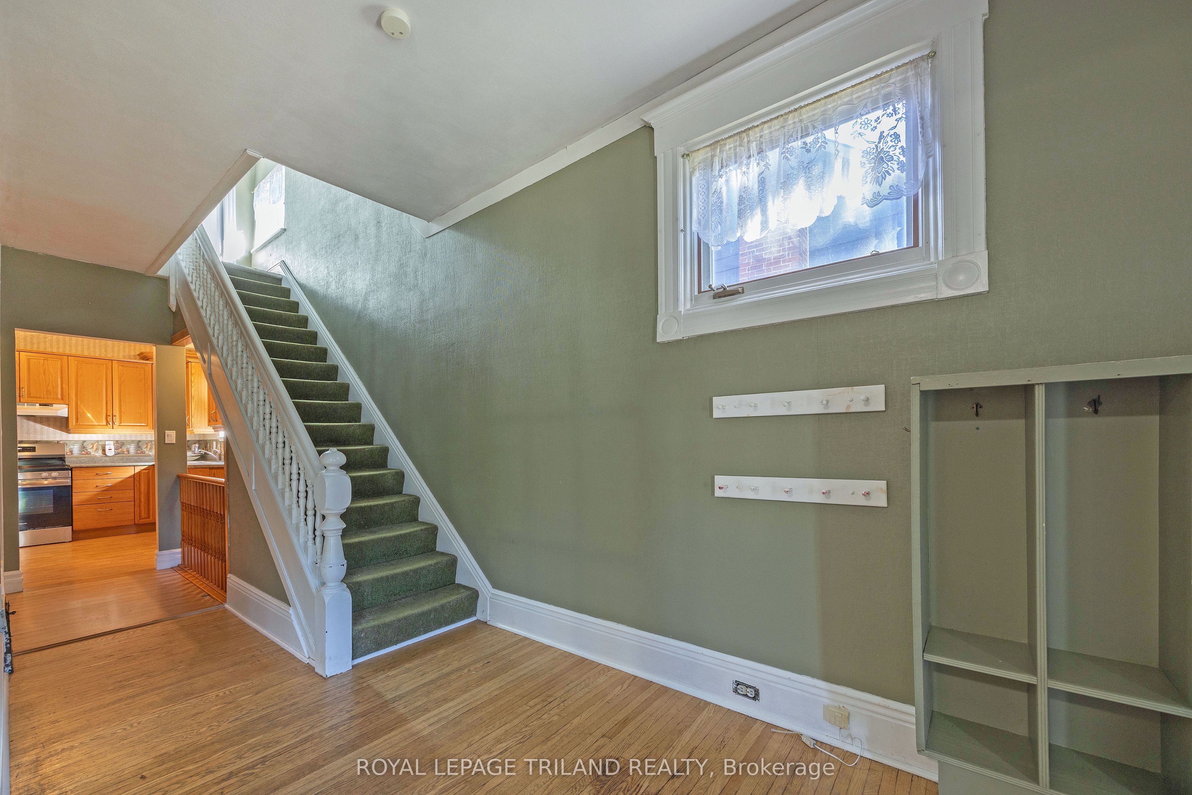 22 Hemlock Street Property Photo 6