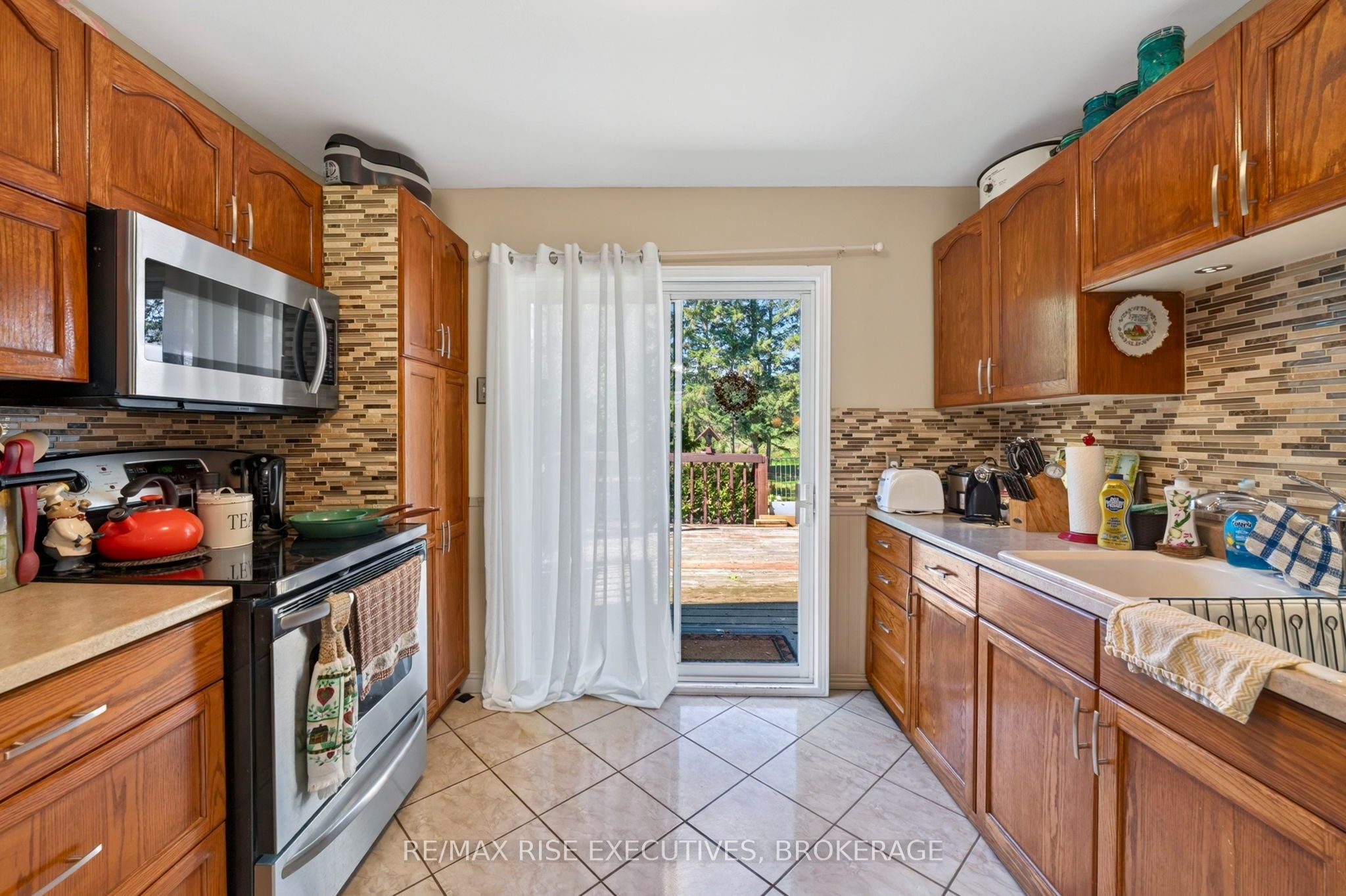 4259 Sydenham Road Property Photo 11