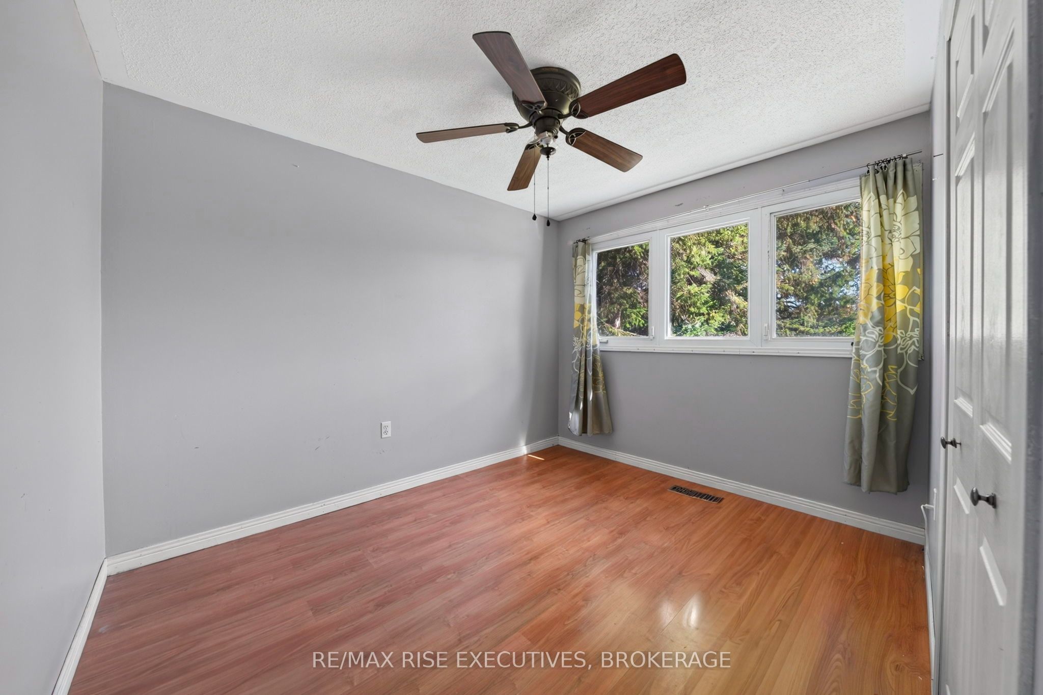4259 Sydenham Road Property Photo 16