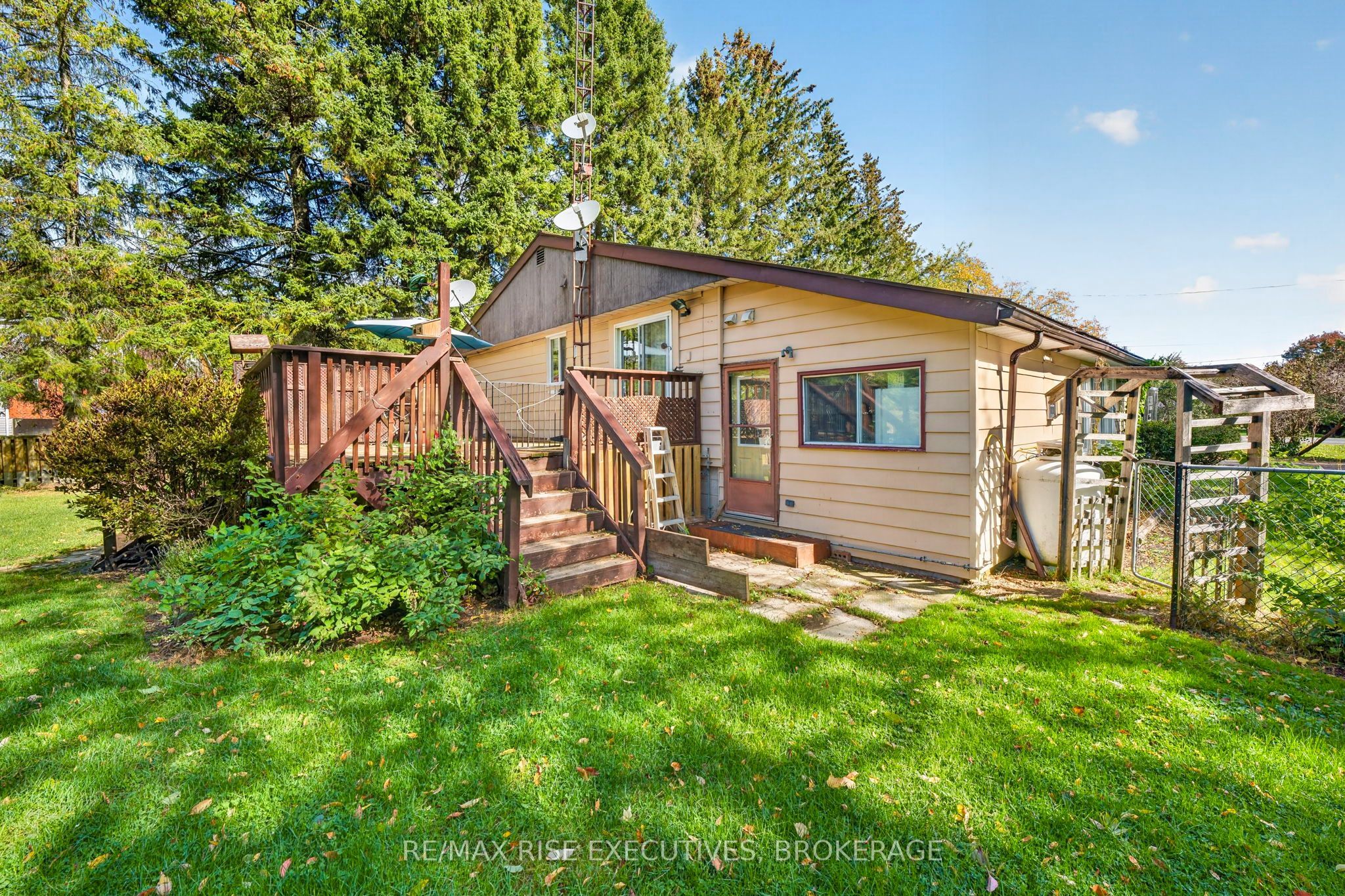 4259 Sydenham Road Property Photo 22