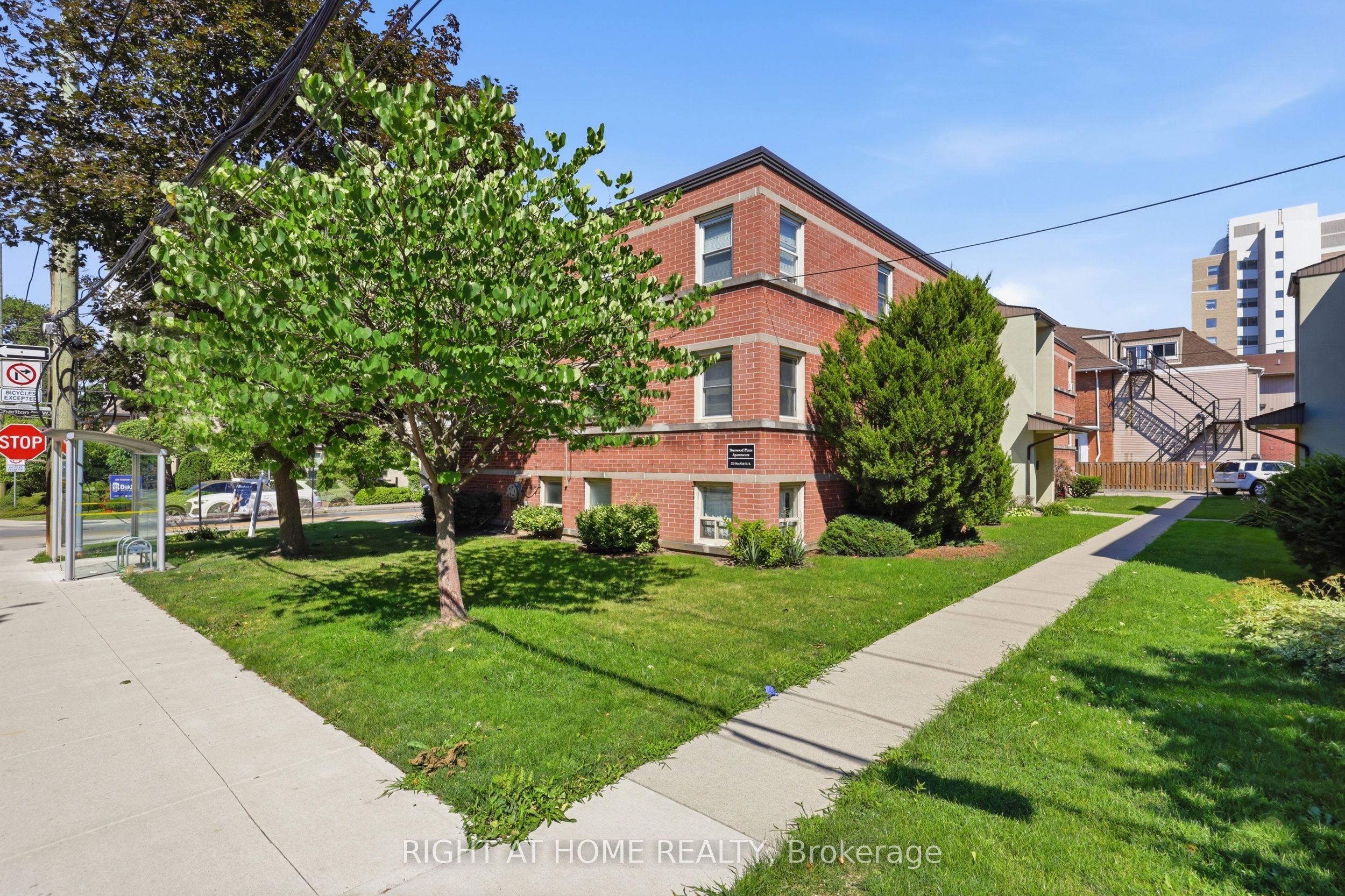 223 Macnab Street S 11 Property Photo 11