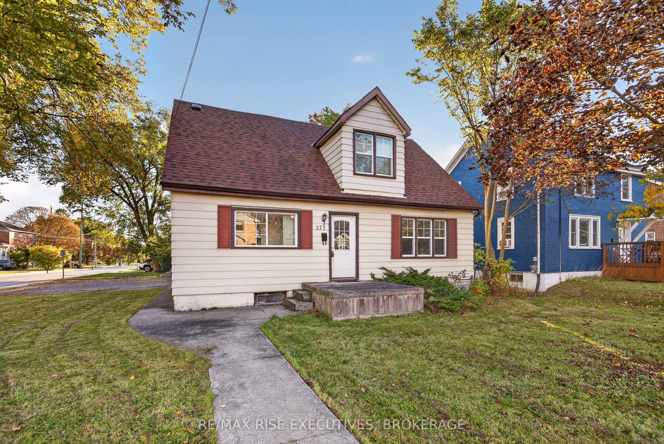 273 College Street Property Photo 1