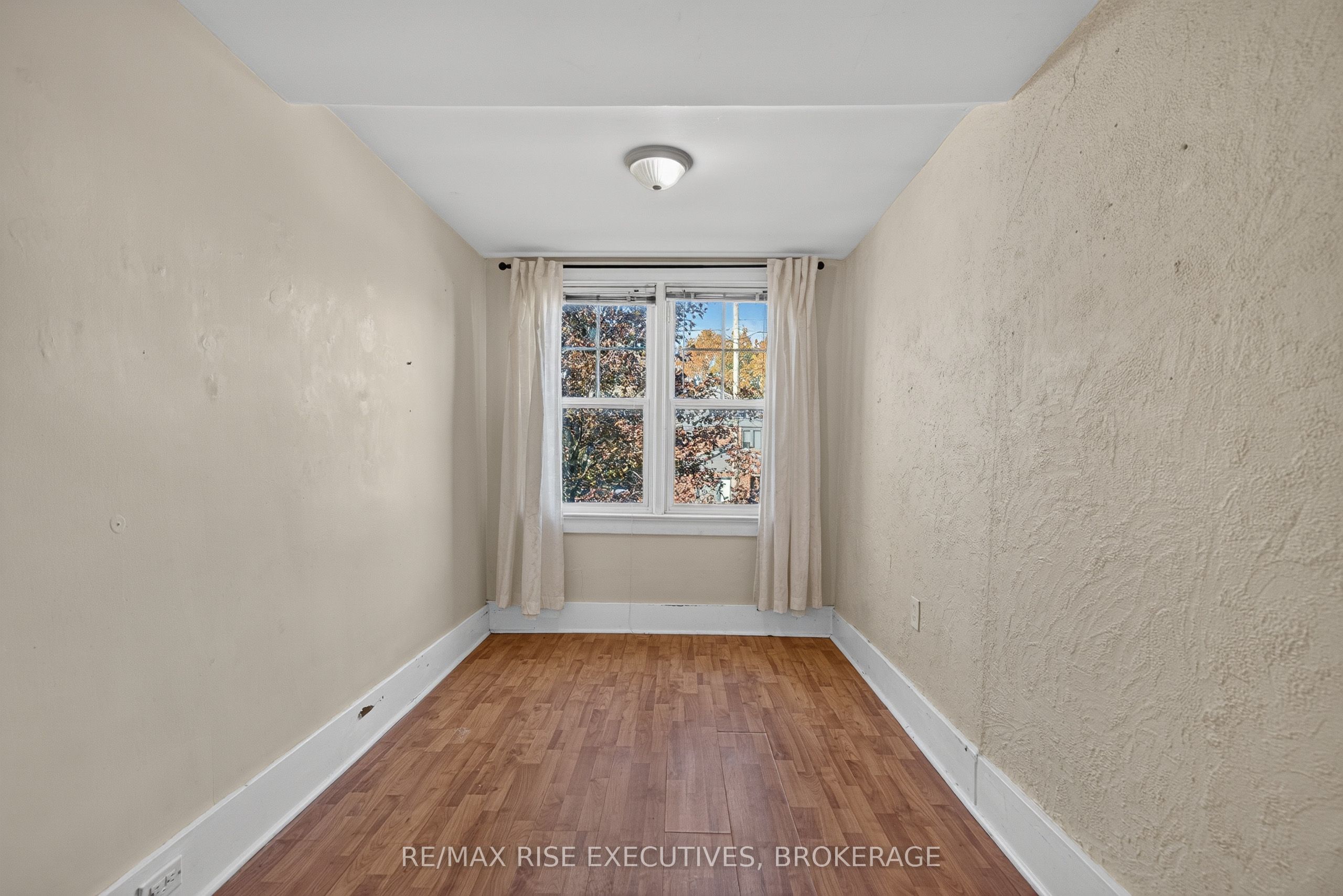 273 College Street Property Photo 26