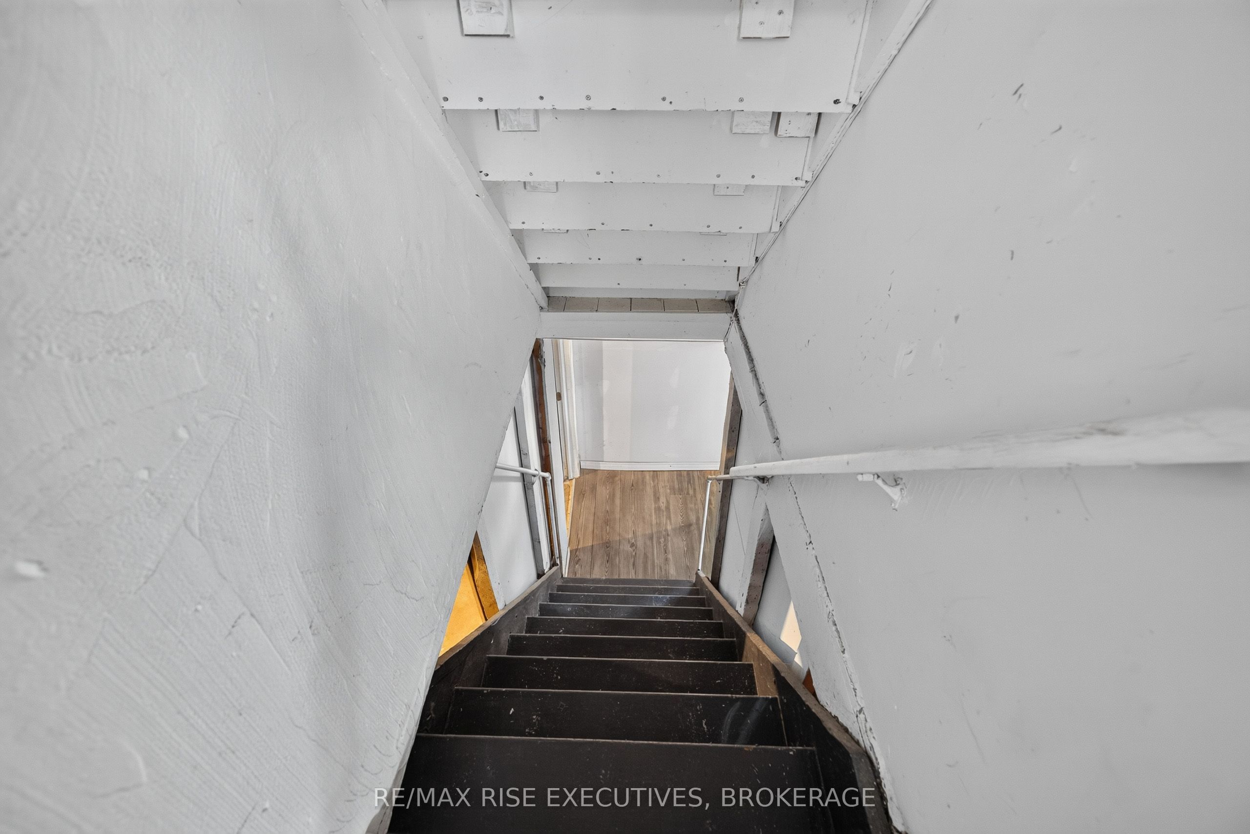 273 College Street Property Photo 30