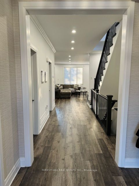 220 Collingwood Street Property Photo 3