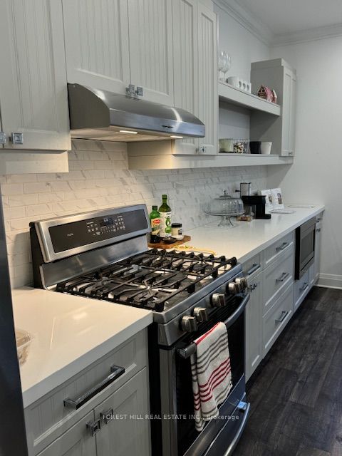 220 Collingwood Street Property Photo 7