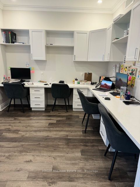 220 Collingwood Street Property Photo 10