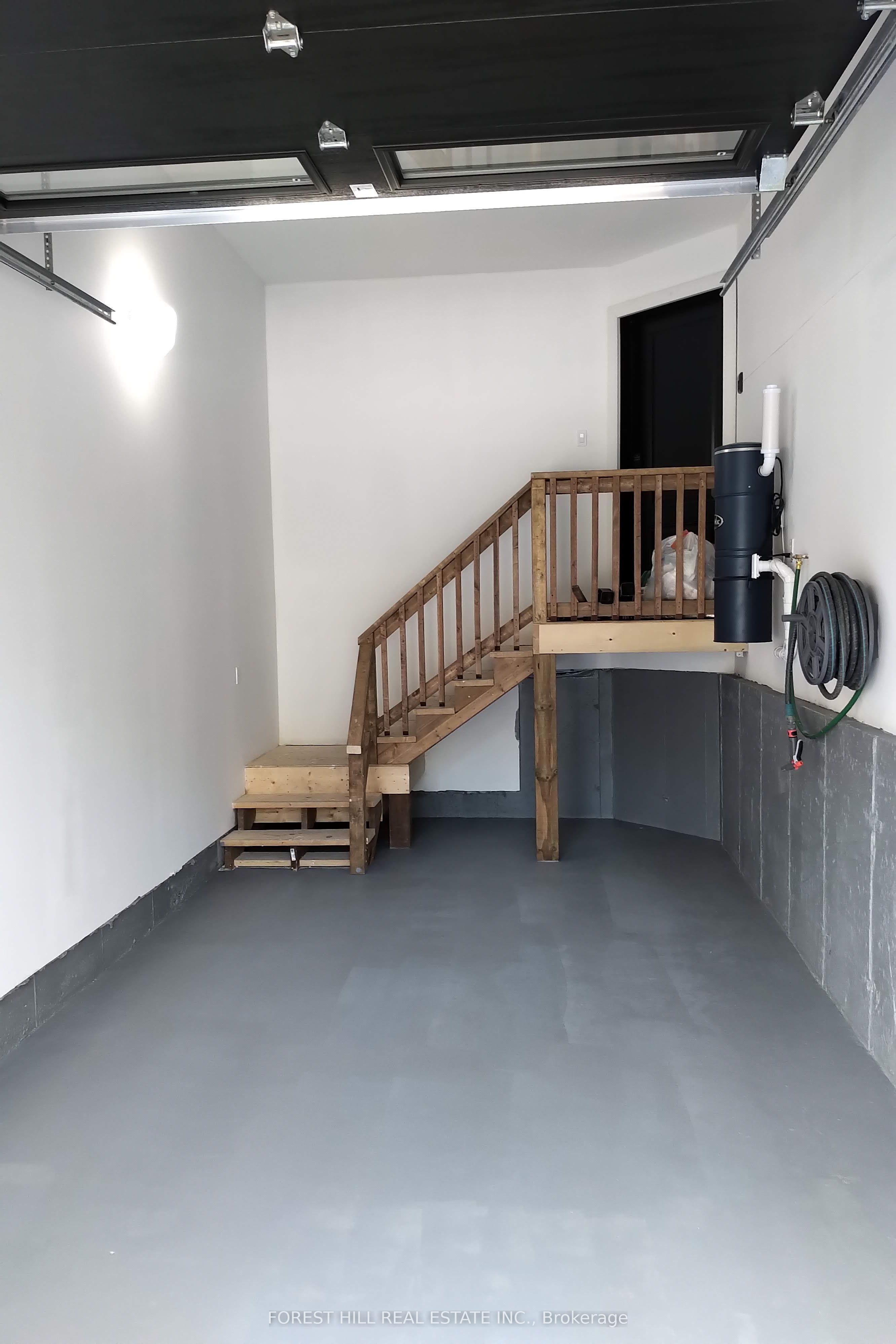 220 Collingwood Street Property Photo 22