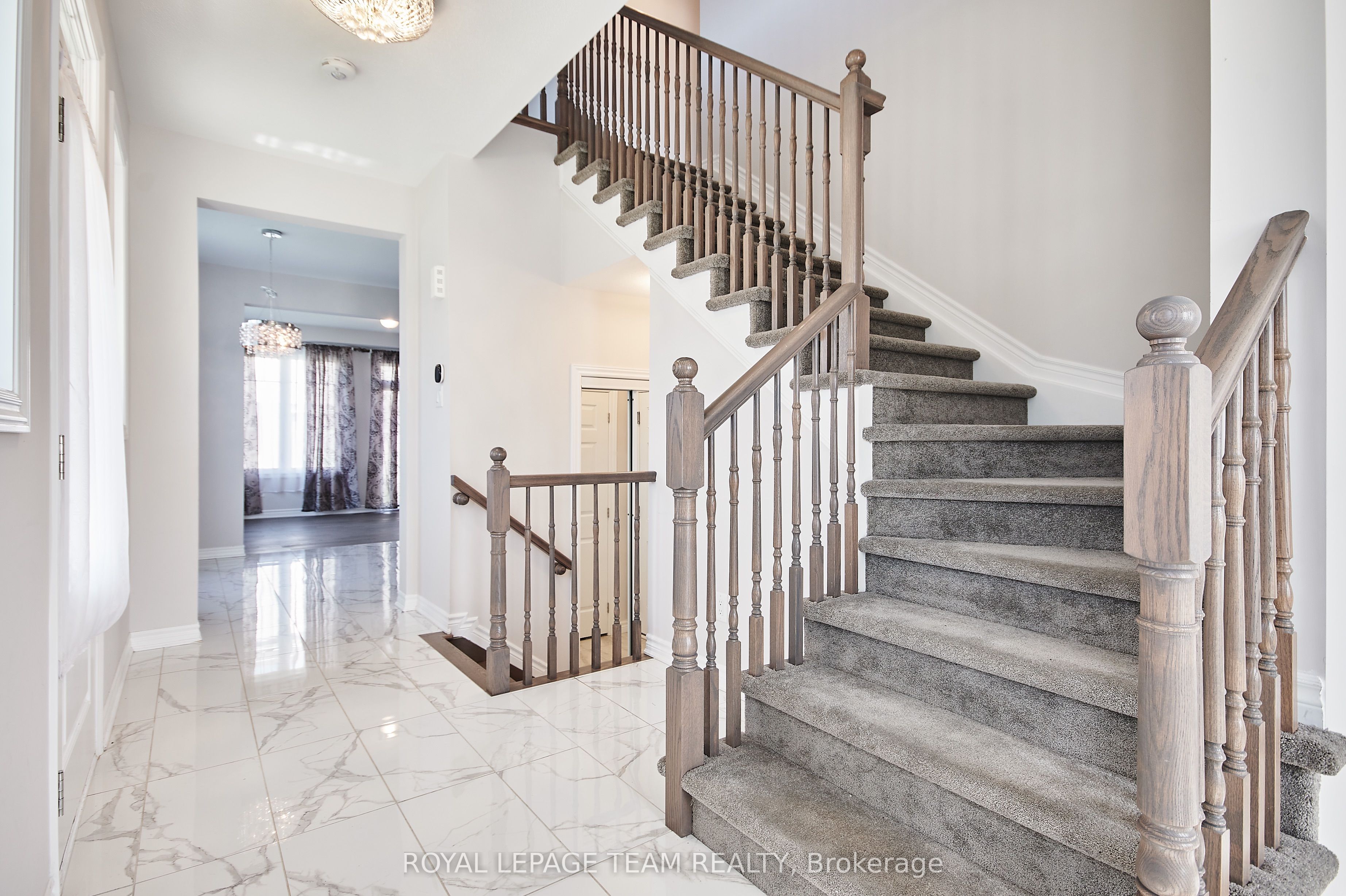 221 Merak Way Property Photo 7