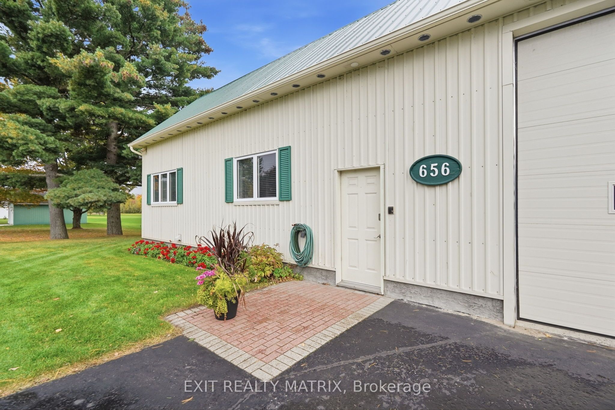656 Ch Station Road Property Photo 4