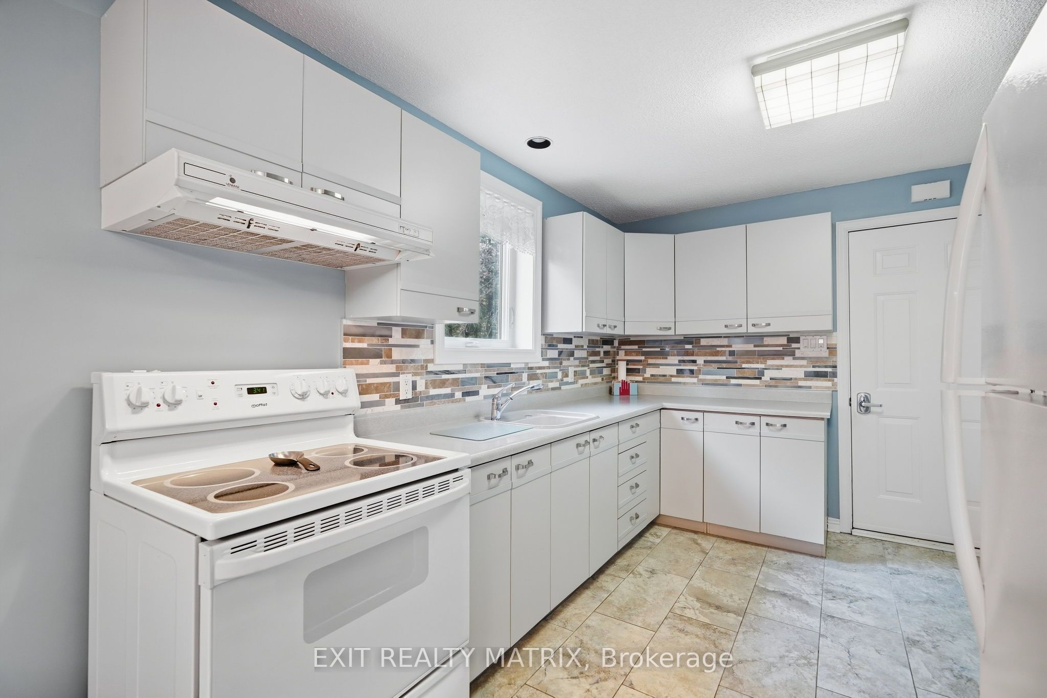 656 Ch Station Road Property Photo 12