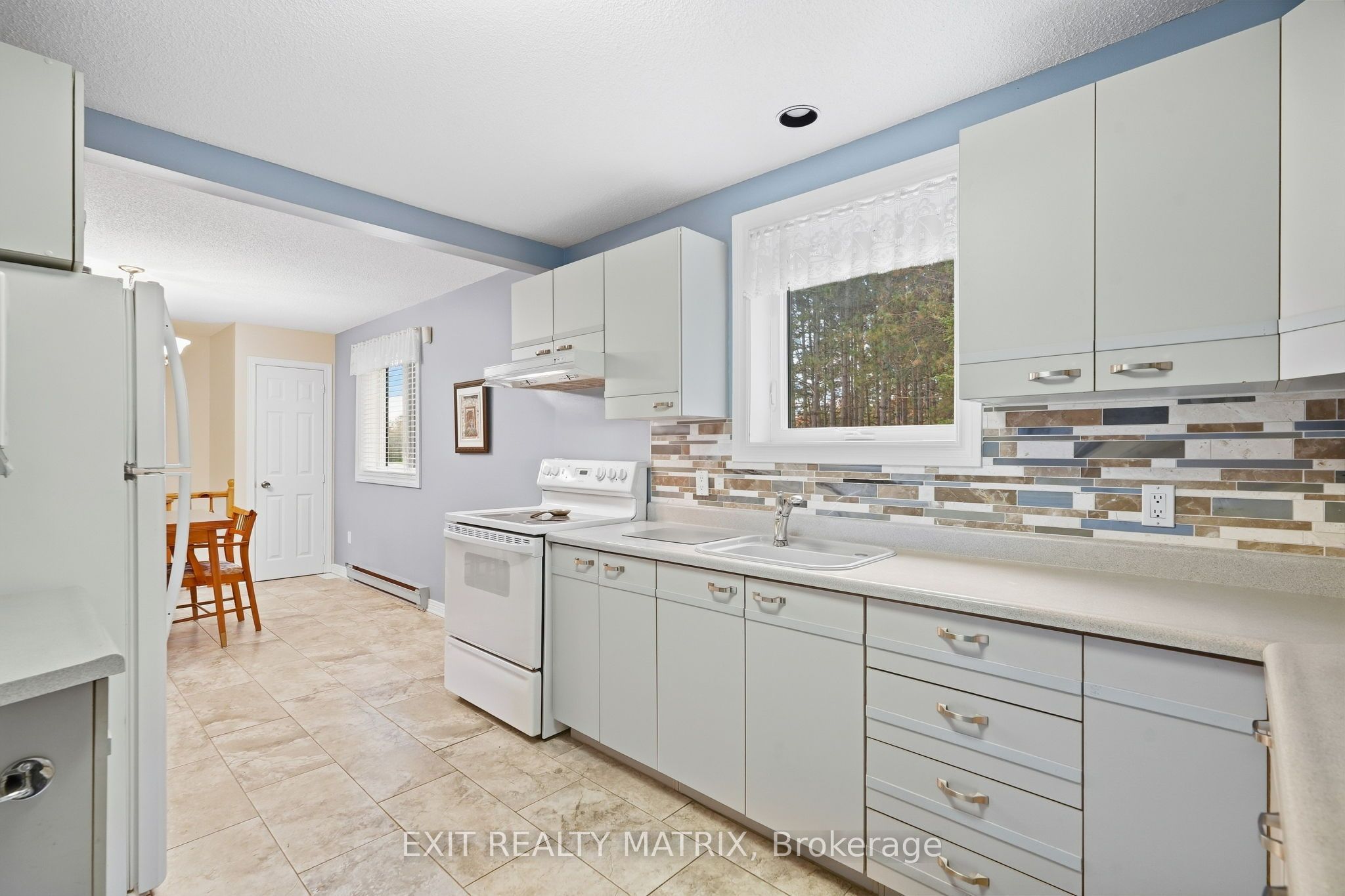 656 Ch Station Road Property Photo 14