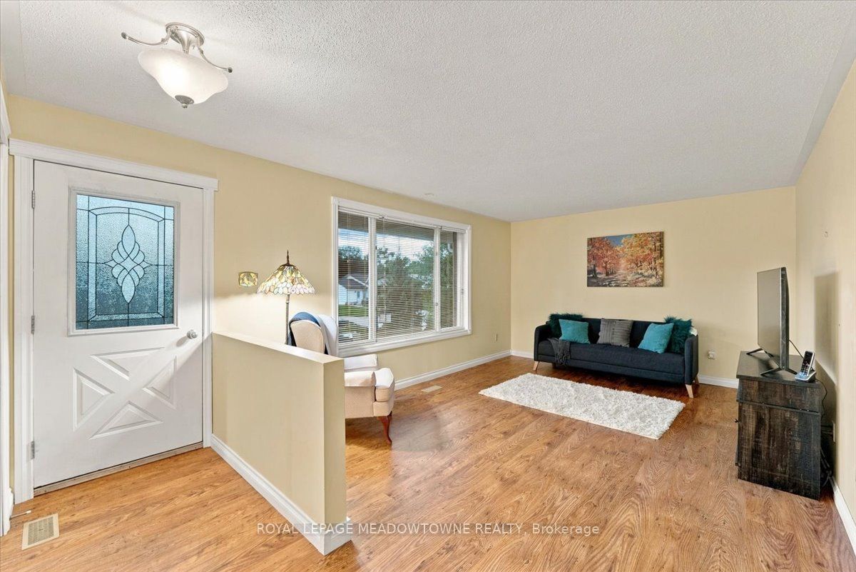 137 Orchard Drive Property Photo 3