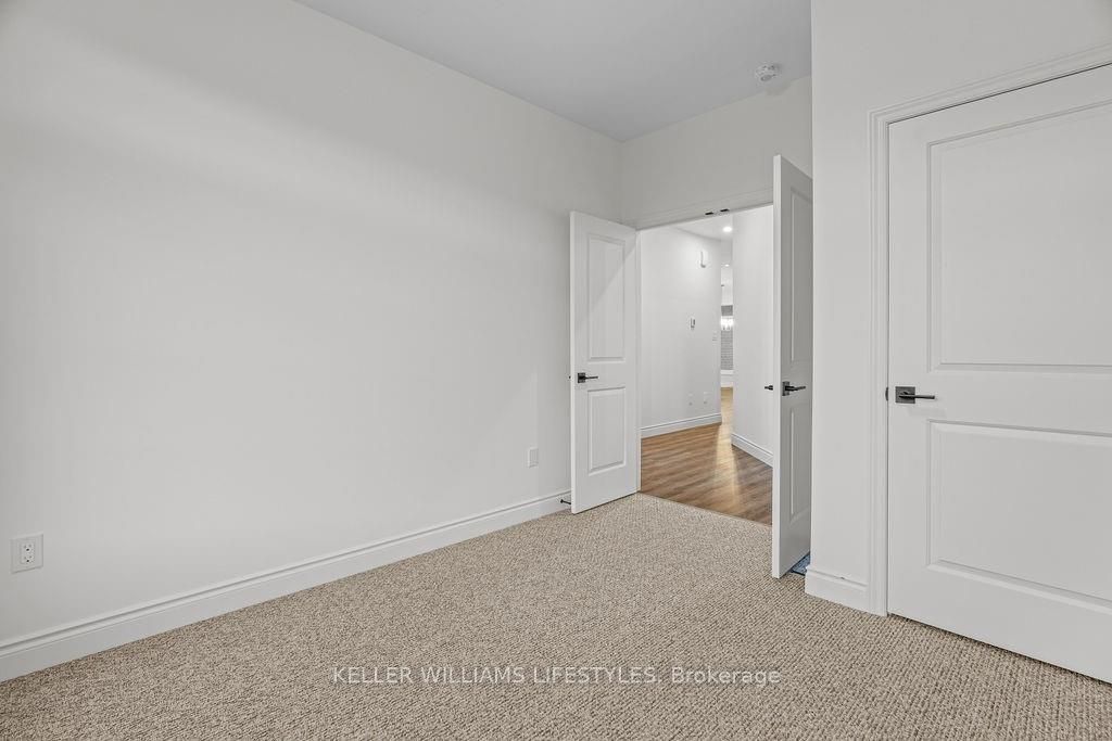 108 Leneve Street Property Photo 8