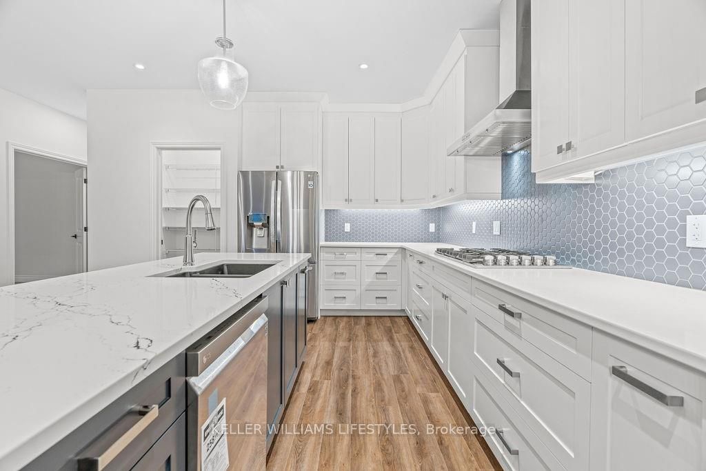 108 Leneve Street Property Photo 16