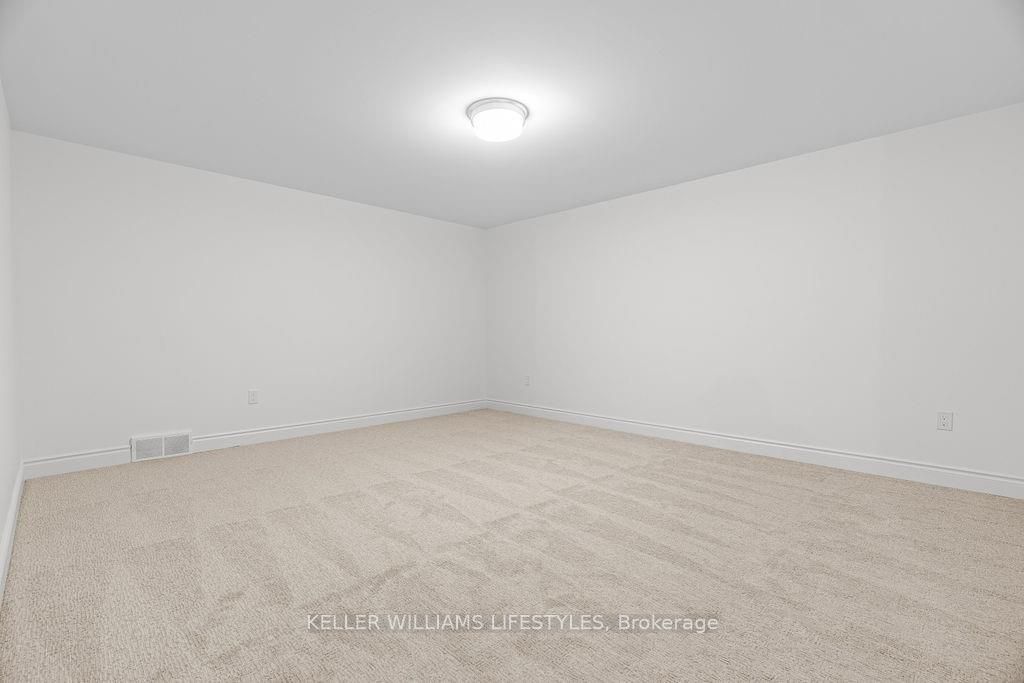 108 Leneve Street Property Photo 31