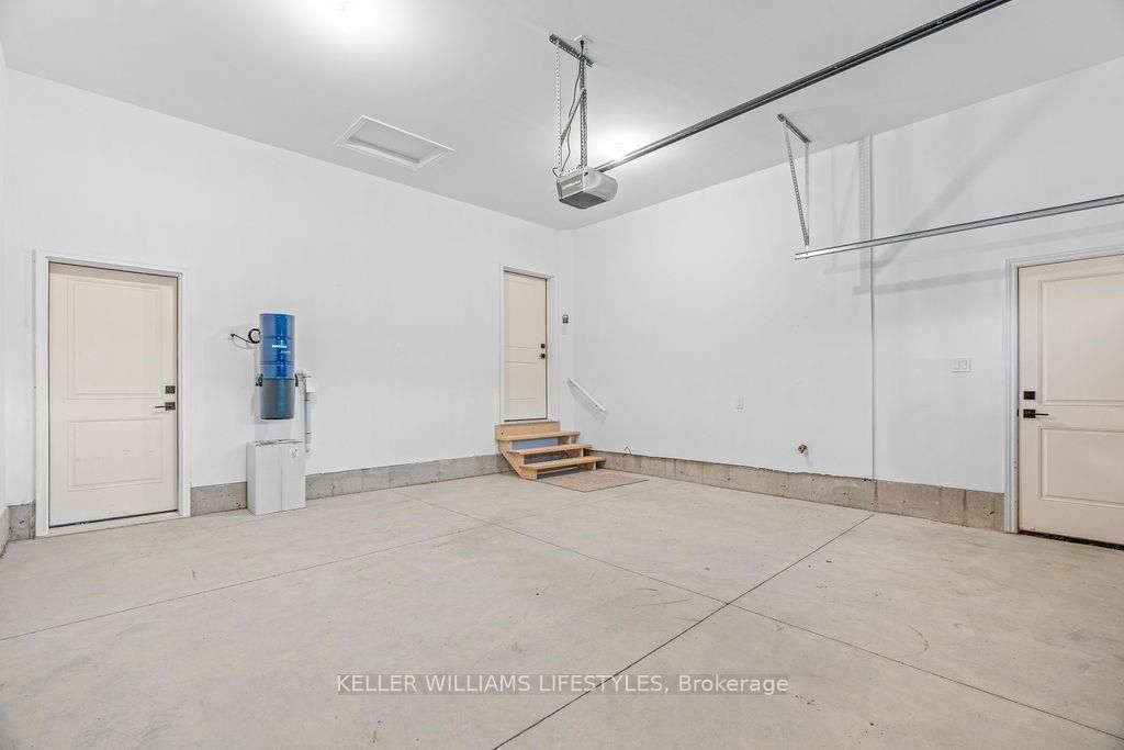 108 Leneve Street Property Photo 38