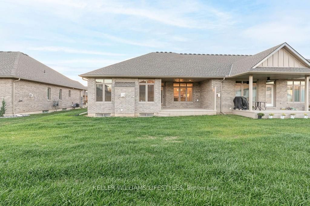 108 Leneve Street Property Photo 39