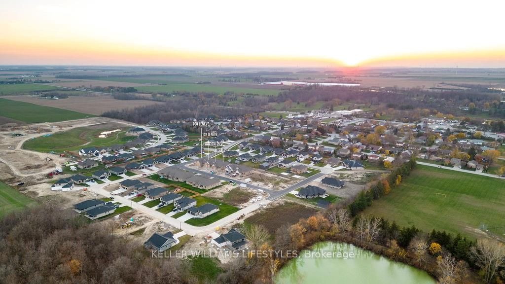 108 Leneve Street Property Photo 42