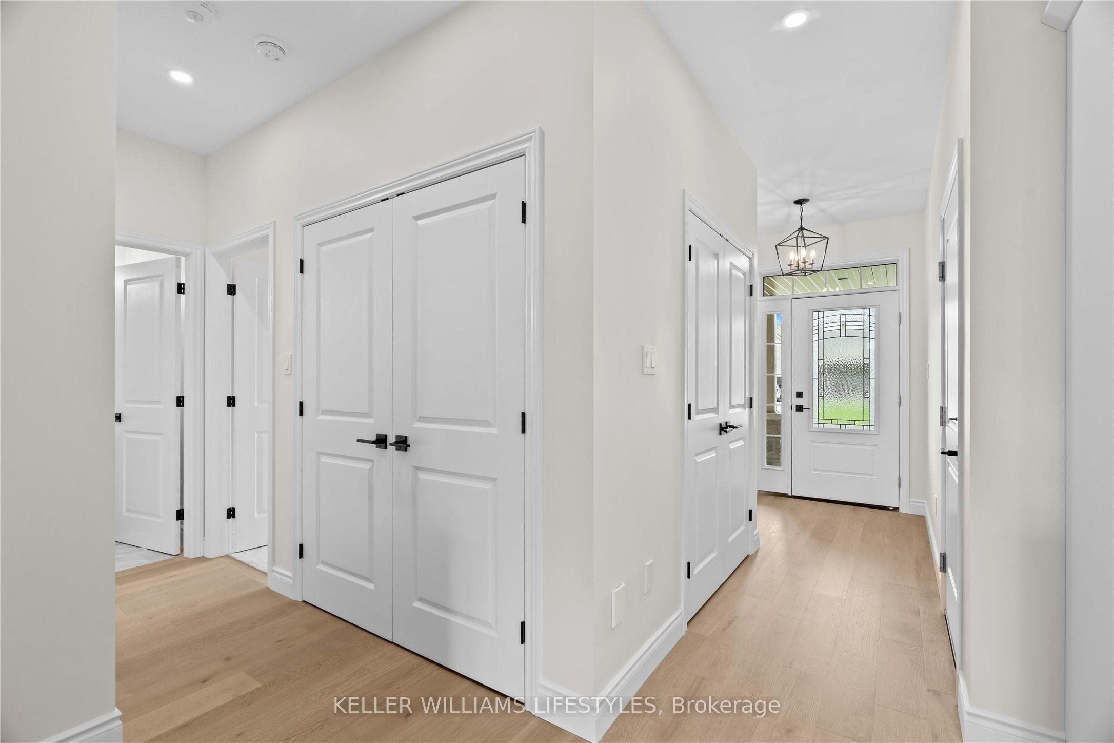 110 Leneve Street Property Photo 6