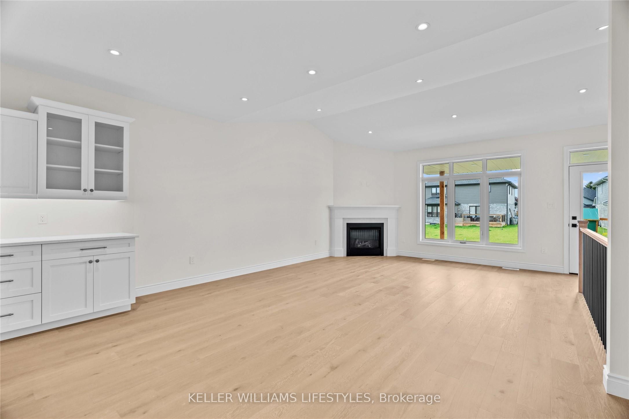 110 Leneve Street Property Photo 13