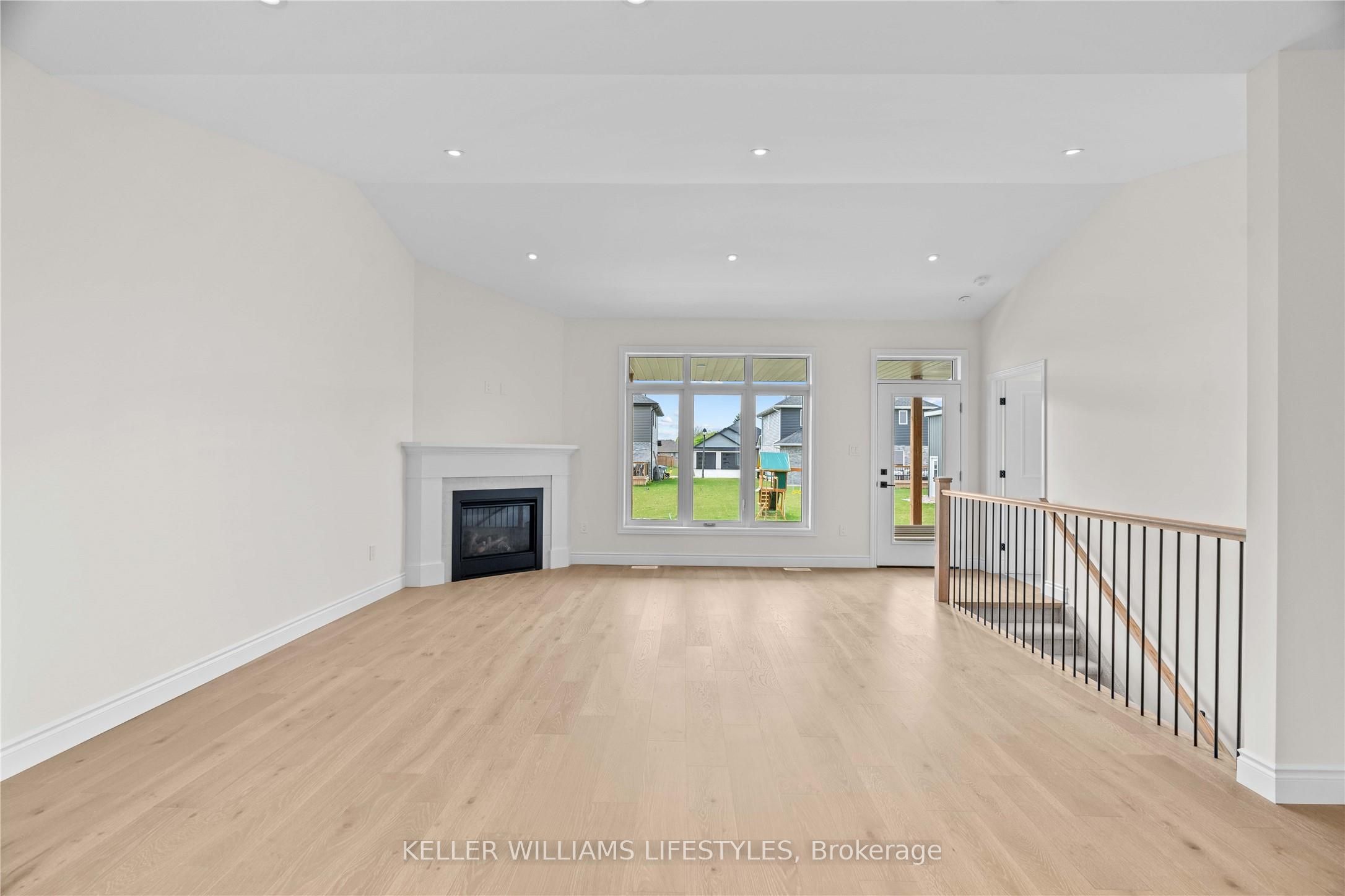 110 Leneve Street Property Photo 15