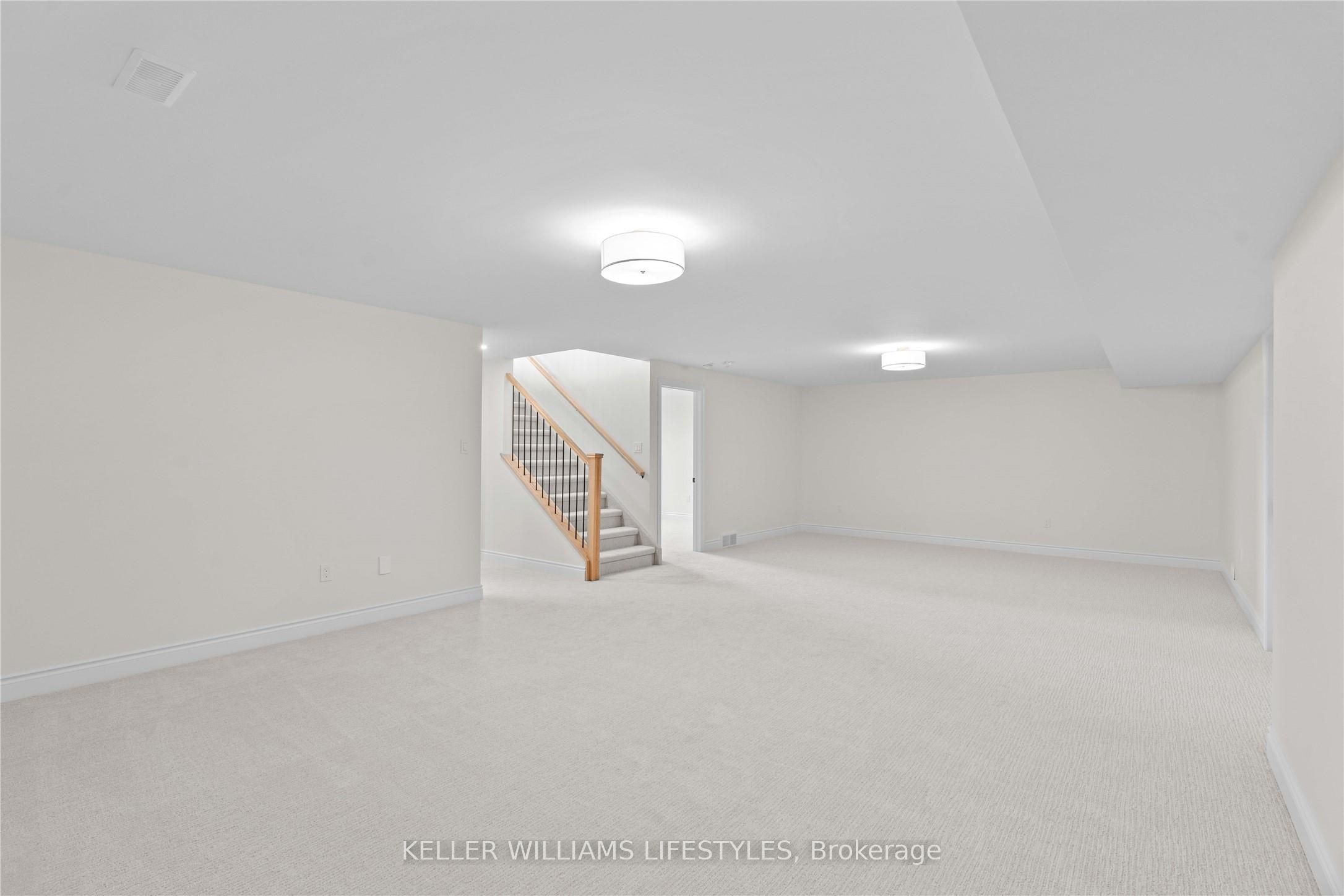 110 Leneve Street Property Photo 28