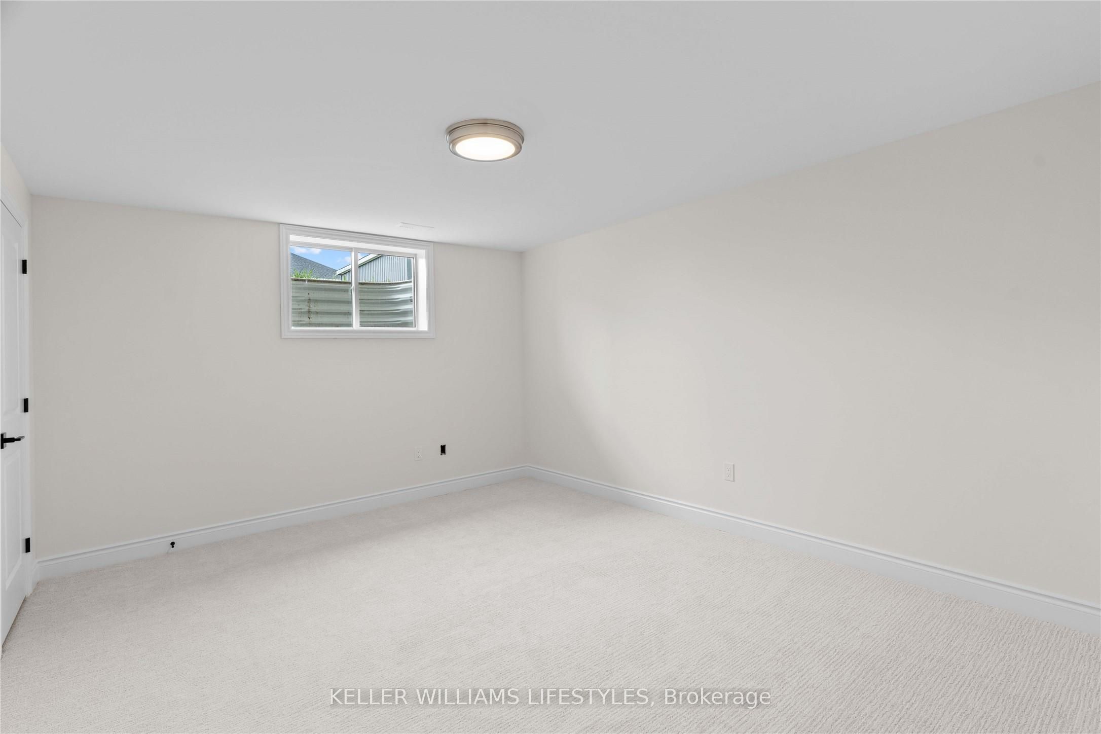 110 Leneve Street Property Photo 30