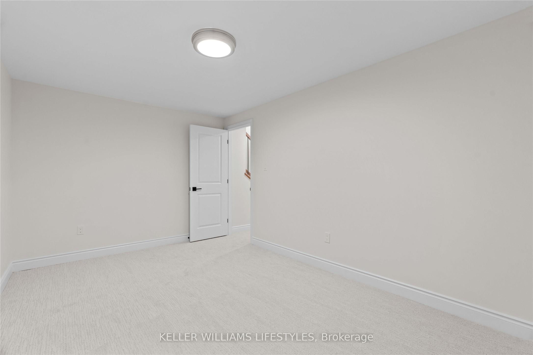 110 Leneve Street Property Photo 37